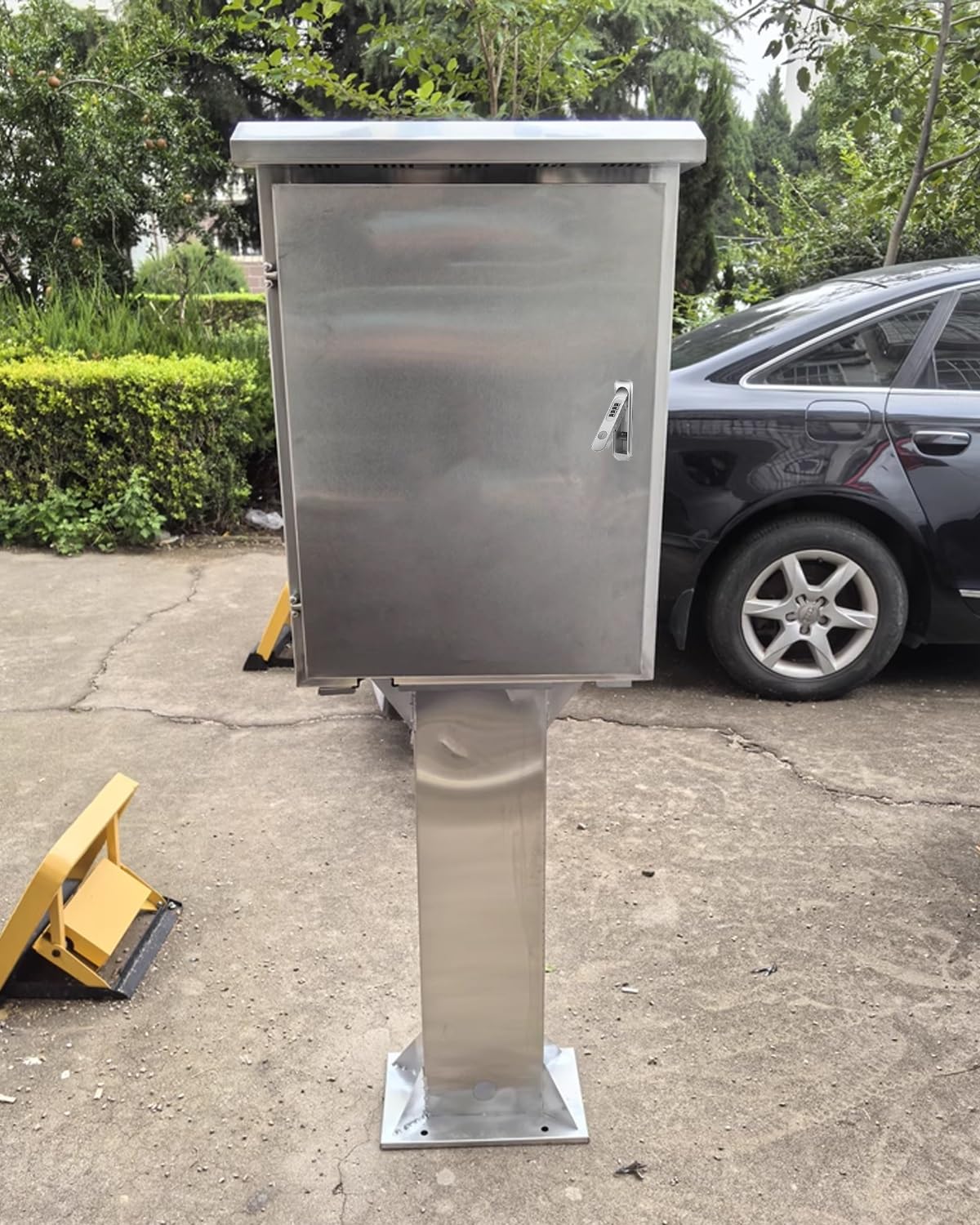 Boîtier chargeur véhicule électrique étanche avec support de câble