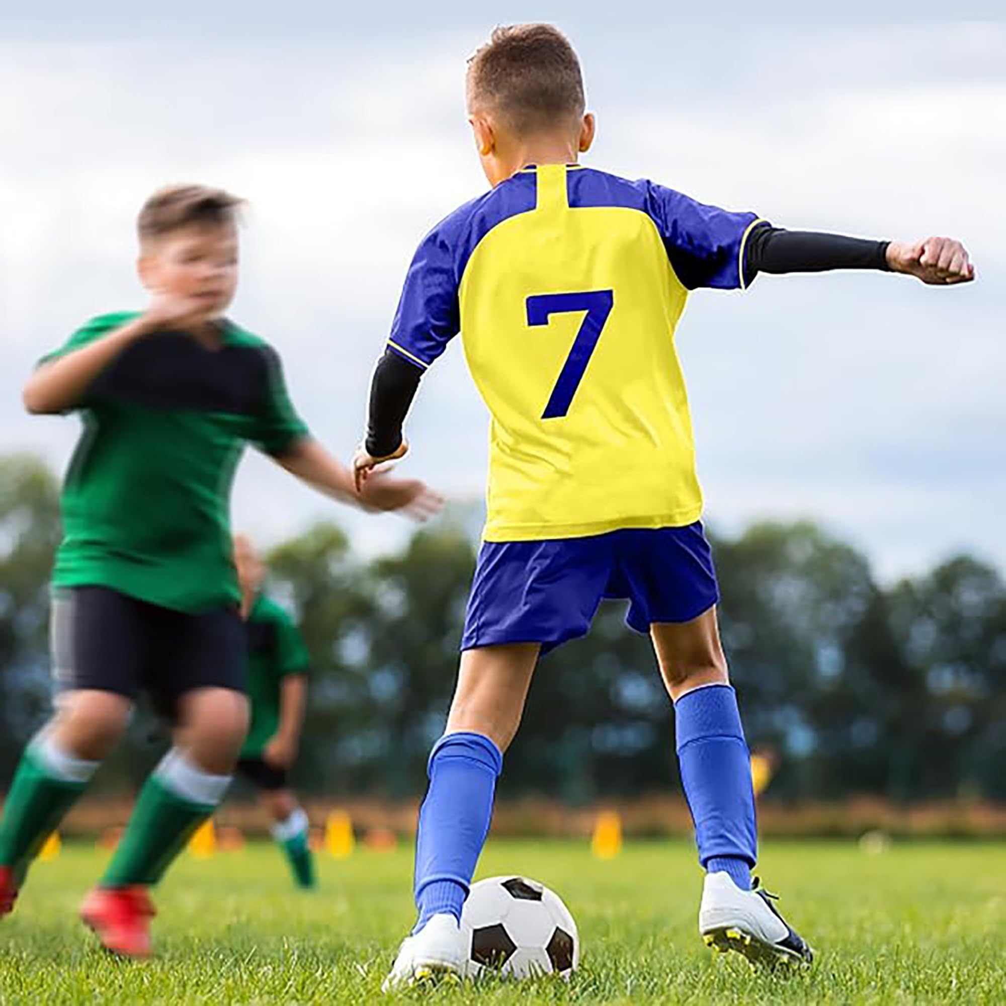Maglia da calcio per bambini, n° 7, maglia da calcio, maglietta da calcio, pantaloncini e parastinchi set esterno per ragazzi