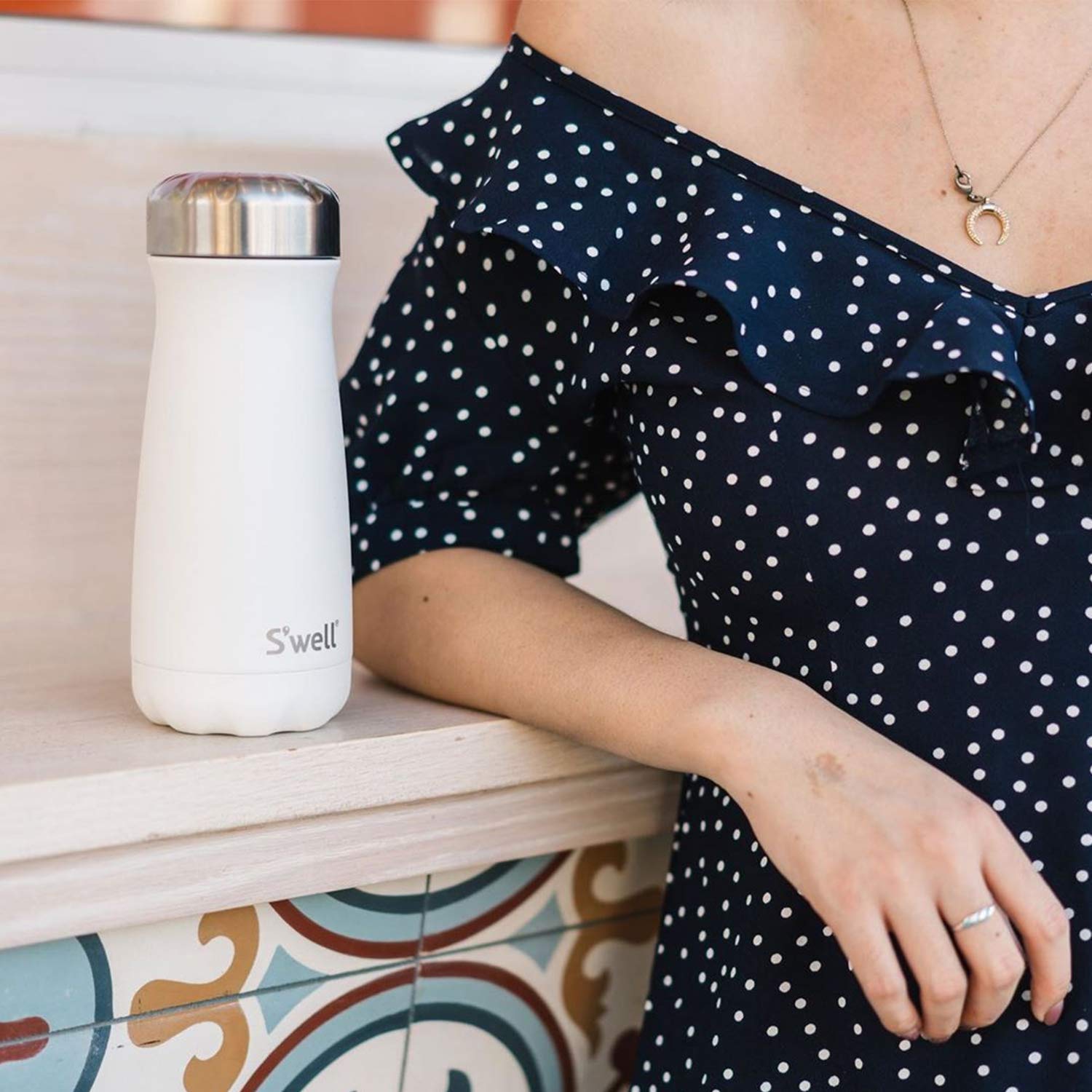 S'well Edelstahl Reisebecher 4,6l - Hält 24h Kalt & 12h Heiß