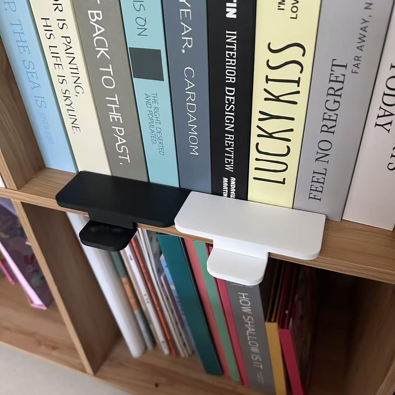 Bookshelf Guide:2 Pack Bookshelf Organizer Tool Spirit Level for Aligning Books, Plastic Bookend, Shelf Guide for Home Office Library, Stopper, Desktop Organizer Black and White