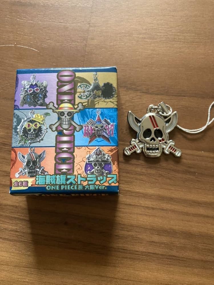 Amazon.co.jp: ワンピース展大阪ver海賊旗ストラップ シャンクス