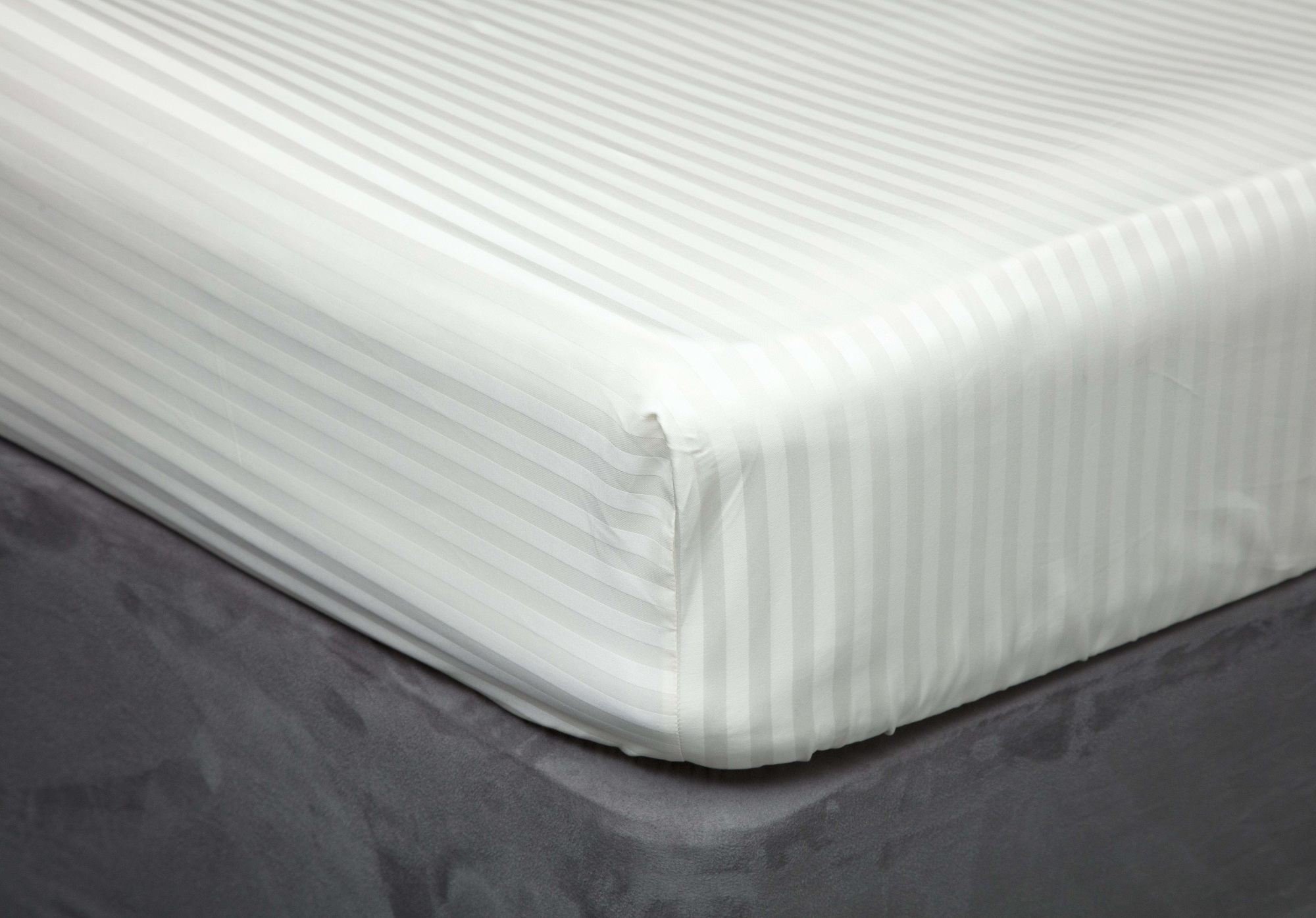 Belledorm Ivory Hotel Suite Satin Stripe - 15" Fitted Sheet (, King Size)