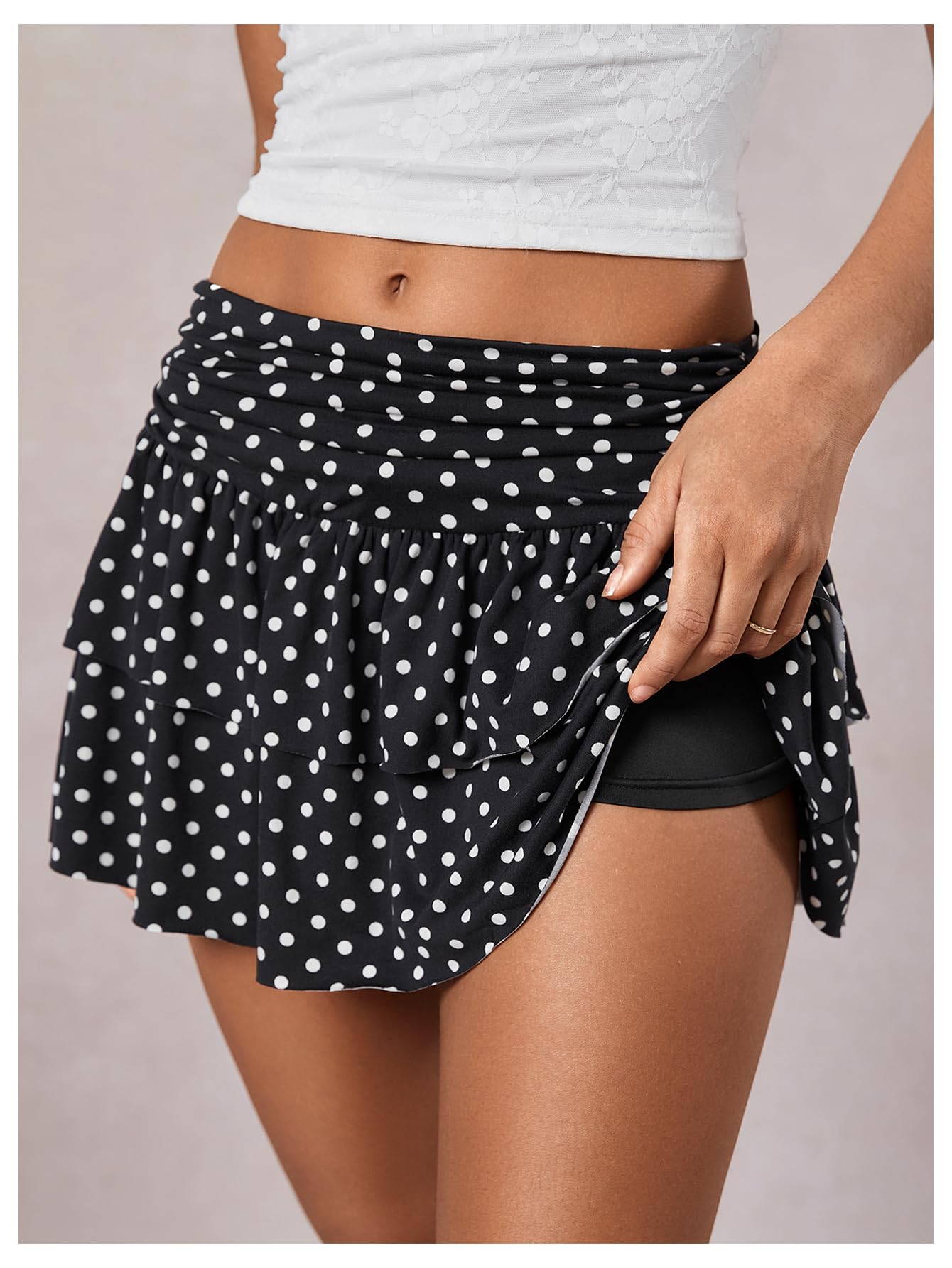 Verdusa Women's Ruffle Layered Mini Skirts Fold Over Flared Flowy Y2K Skirt with Shorts Underneath Summer Vacation Outfits: X-Large Black and White