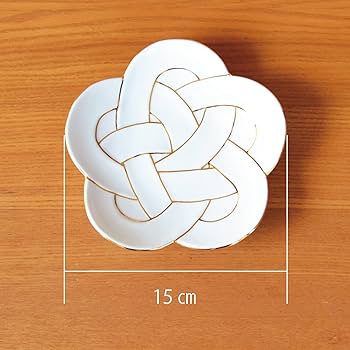 有田焼銘々皿 15cm縁起物梅むすび 金線 ゴールド5枚セット2024/12購入 Amazon.co.jp: 正月 食器 和食器 銘々皿 15cm 縁起物 有田焼 梅