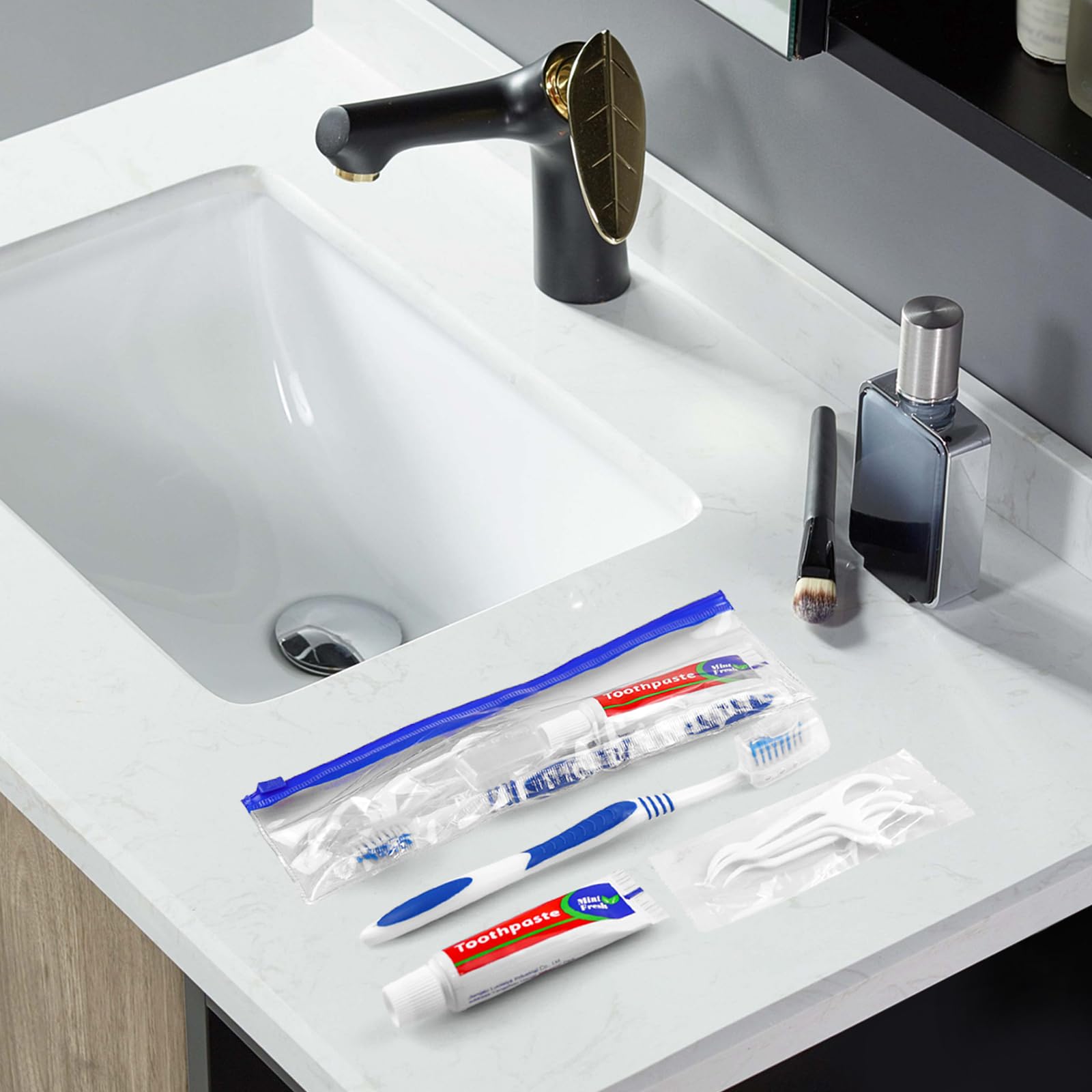 Set di 50 spazzolini usa e getta con dentifricio, kit da viaggio con sacchetto di plastica con cerniera, copertura per testina per spazzolino interdentale, 25 grammi, spazzolino da denti