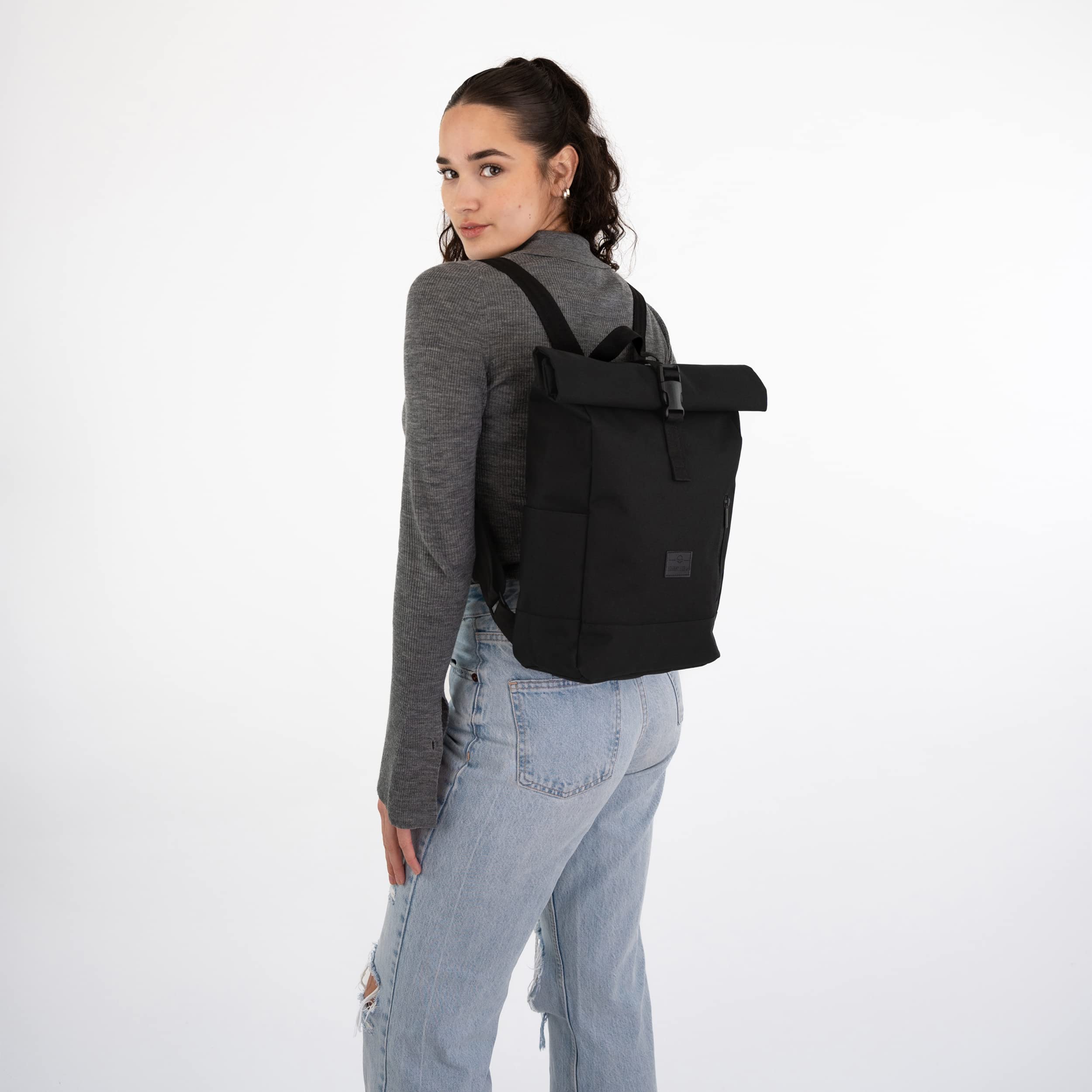 Johnny Urban Plecak damski i męski mały – Robin Small – mały rolltop Daypack z kieszenią na laptopa 12 cali – plecak dzienny na uczelnię City Business – odporny na działanie wody, czarny, jeden rozmiar