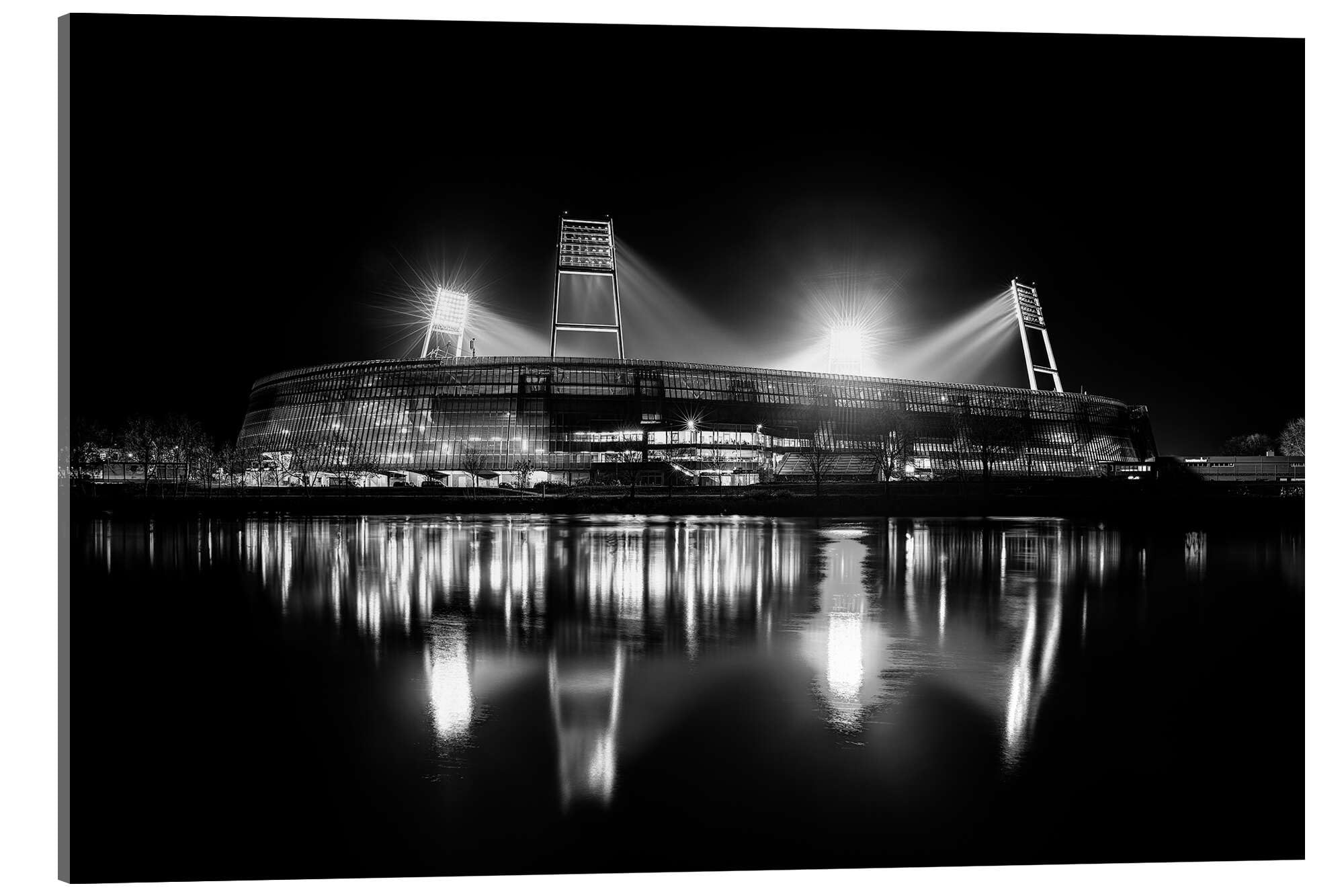 Posterlounge Bremer Stadion schwarz/weiß Acrylglasbild | 60 x 40 cm von Tanja Arnold Photography Schwarz Wandbilder Wanddeko