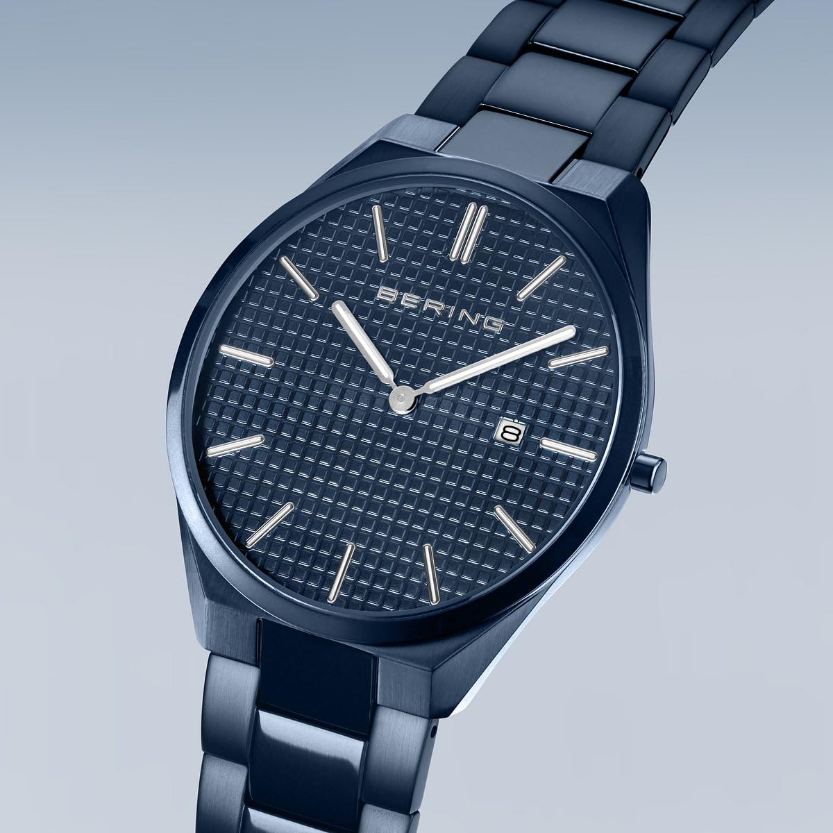Die Ultra Slim Collection - BERINGs dünnste Uhr bisher: Das Gehäuse misst 4,8 mm in der Höhe - eine der dünnsten Uhren auf dem Markt | Quarzwerk