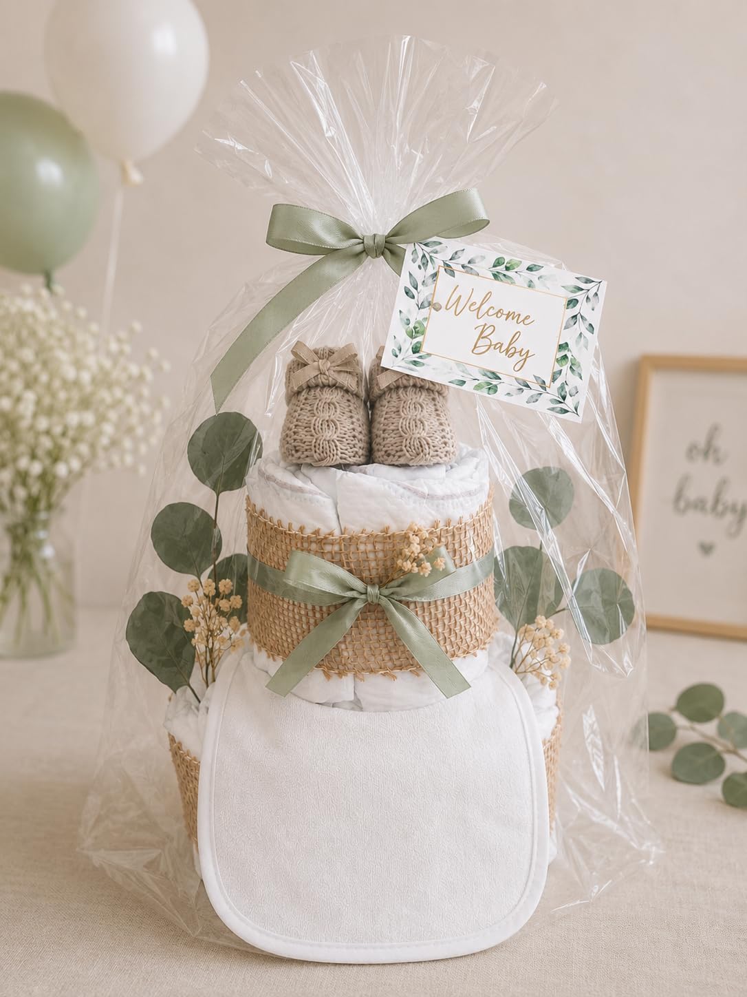 Torta di pannolini tortora con bavaglino e stivaletti – personalizzabile con nome, regalo fatto a mano per nascita neutra, baby shower e battesimo (senza stampa)