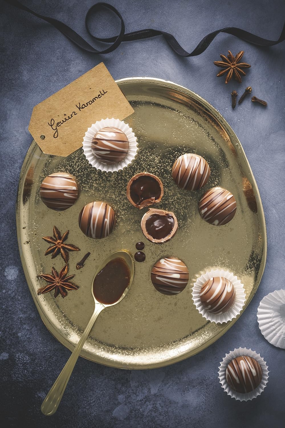 Lauensteiner Adventshaus | 300 g de trufas y bombones hechos a mano | 24 modelos surtidos, sin alcohol, 1 unidad