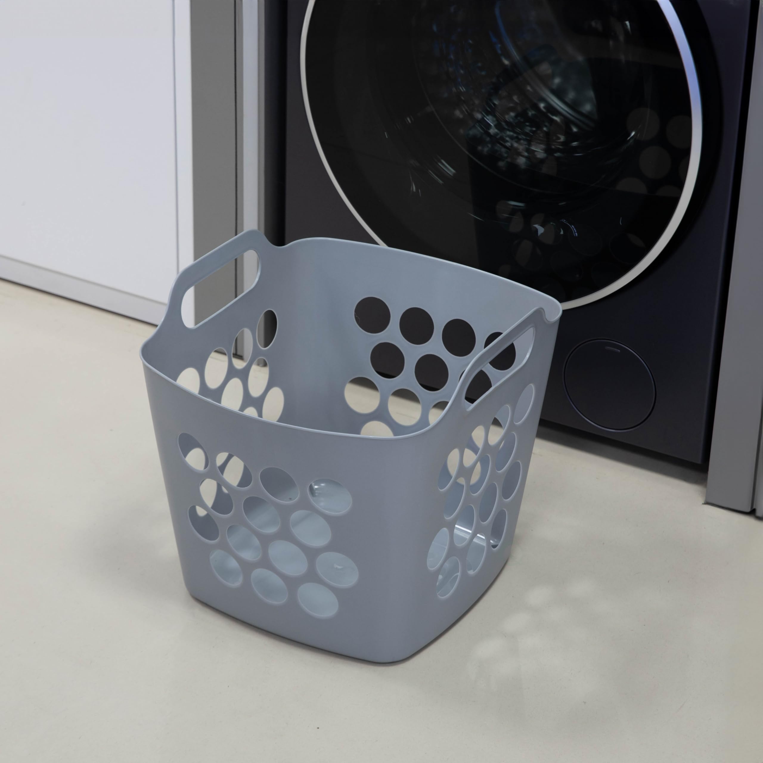 Basicwise Flexibler Wäschekorb aus Kunststoff, quadratischer Aufbewahrungskorb mit seitlichen Griffen für einfaches Tragen, vielseitiger Organizer für Wäsche und Haushalt, 28 Liter, Grau