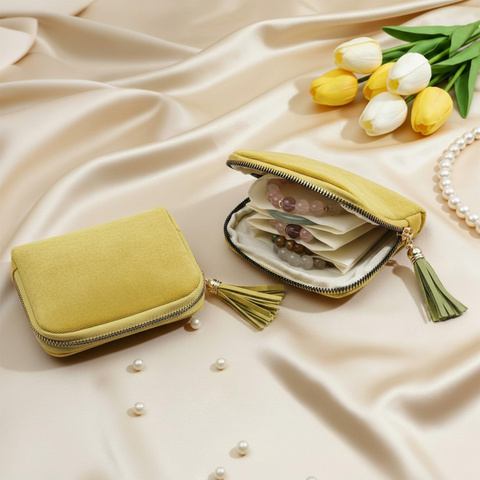 Petite Pochette de Transport Bijoux en Velours, Organisateur de Bijoux Portable 5 Compartiments – Boîte à Bijoux Trousse de Voyage pour Bagues, Boucles d’Oreilles et Colliers (Jaune Citron)