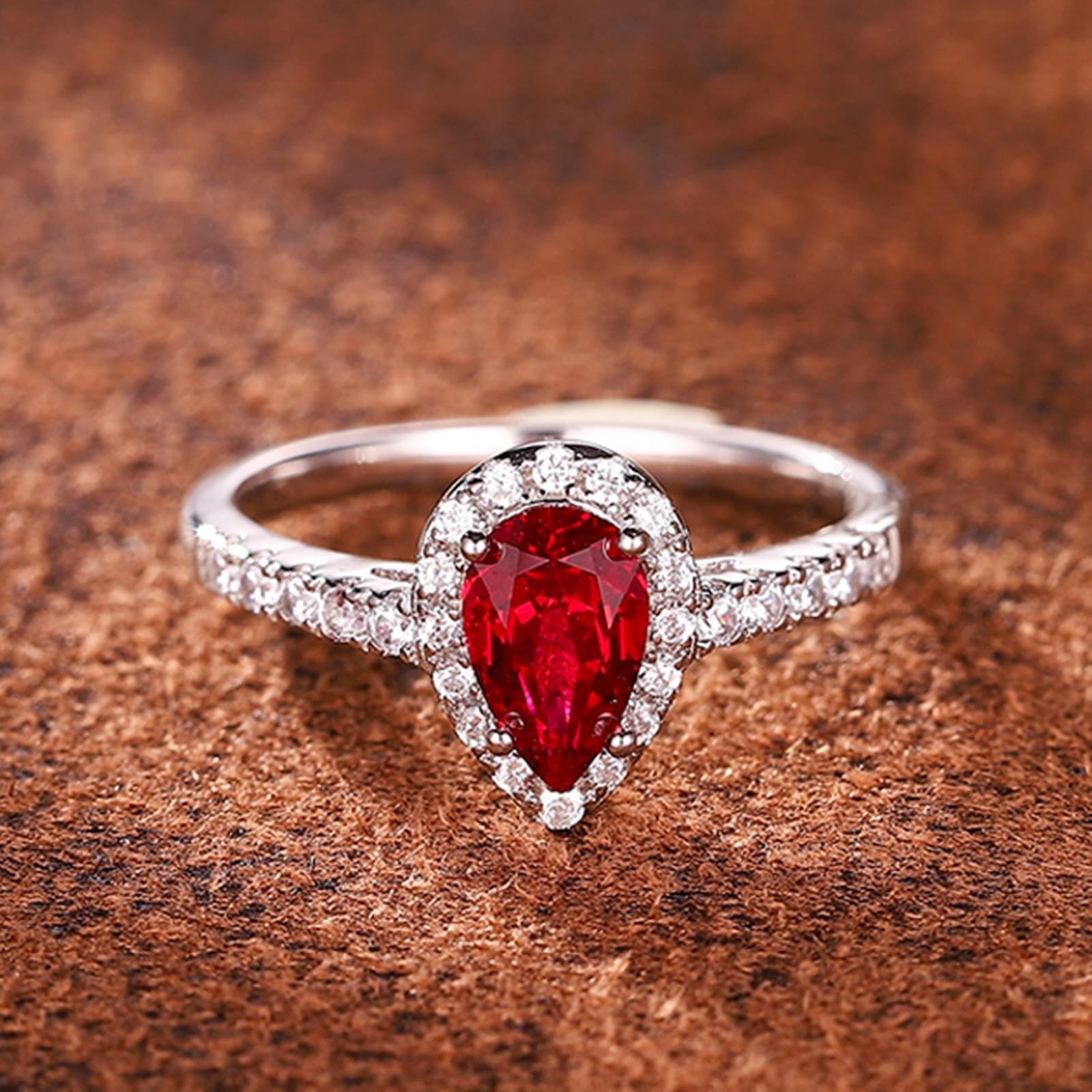 Alliance Femme Mariage Lot Bijoux Fantaisie Or Blanc 9K/14K/18K Élégant Rubis de Laboratoire à 3 Griffes, Design en Forme de Goutte D'Eau, 1,2 Ct, avec Moissanite Ronde Taille Mode pour Tante