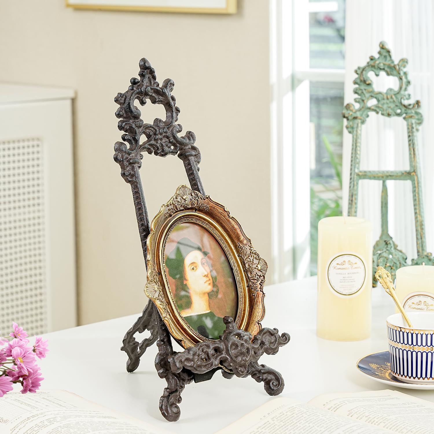 Sungmor Stojak na książkę kucharską w stylu vintage, mały, ozdobny stojak na sztalugę Fleur De Lis, wysoki uchwyt ekspozycyjny na książkę kucharską o średnicy 39 cm