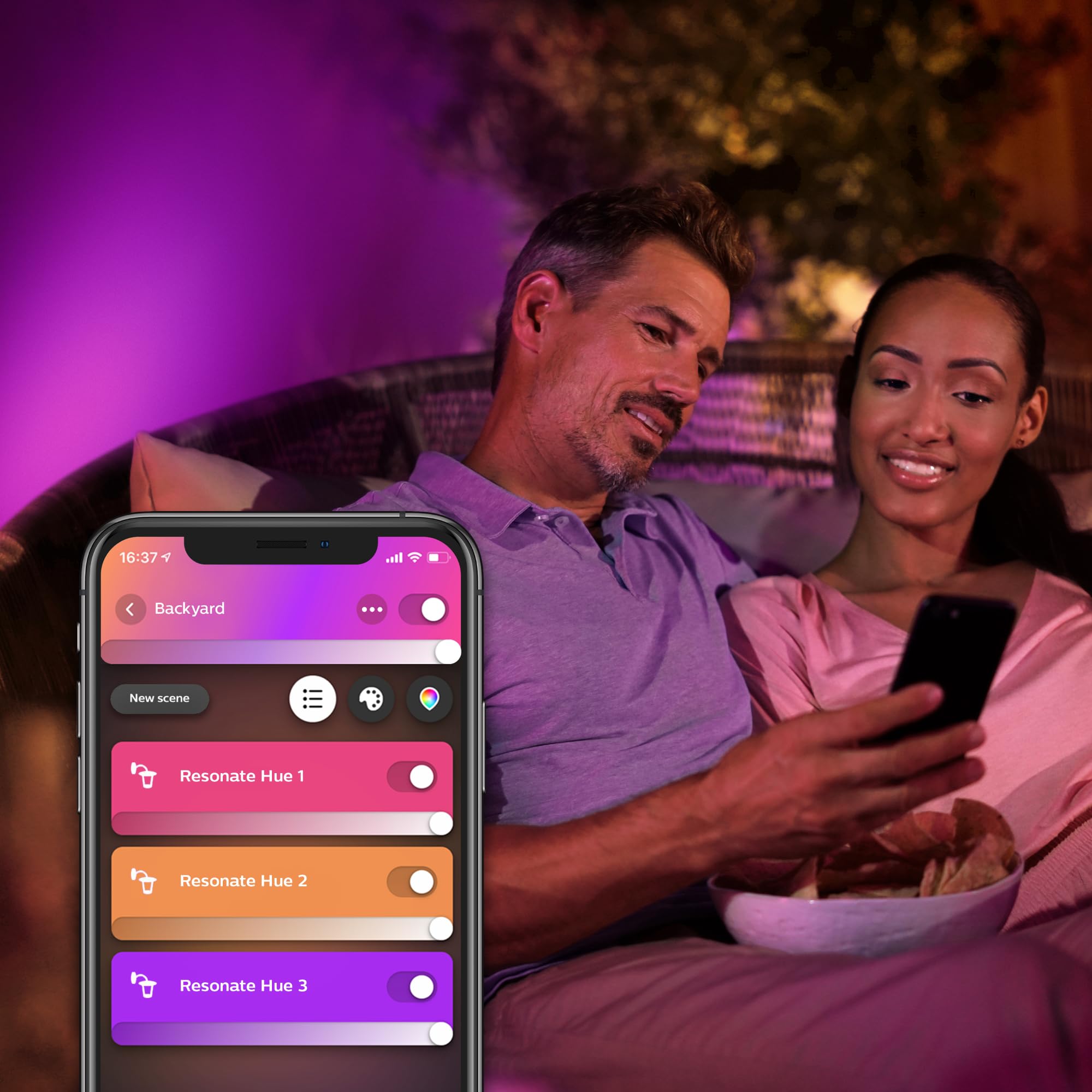 Philips Hue Resonate Wandlampe Außen Up & Down (Schwarz) - Außenleuchte mit Bewegungsmelder - Weißes und Farbiges Licht - inkl. 1 Hue Bewegungssensor für Außen - Hue White and Color Ambiance