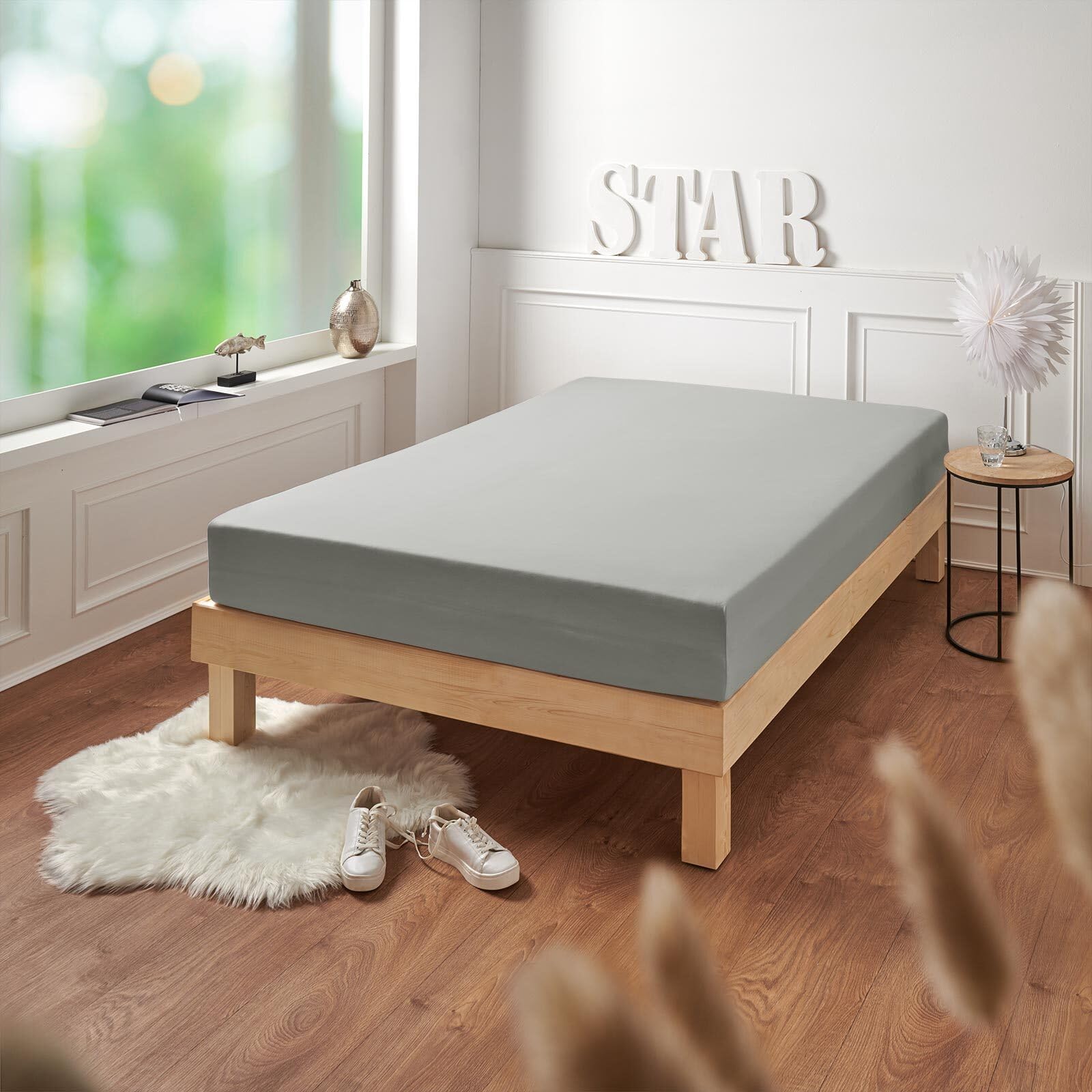 TRAUMSCHLAF Premium Interlock Jersey Spannbettlaken – Weiches Jersey Spannbetttuch aus 100% Baumwolle – elastisch & formstabil – passend bis 30 cm Matratzenhöhe – 180x200-200x200 cm, grau