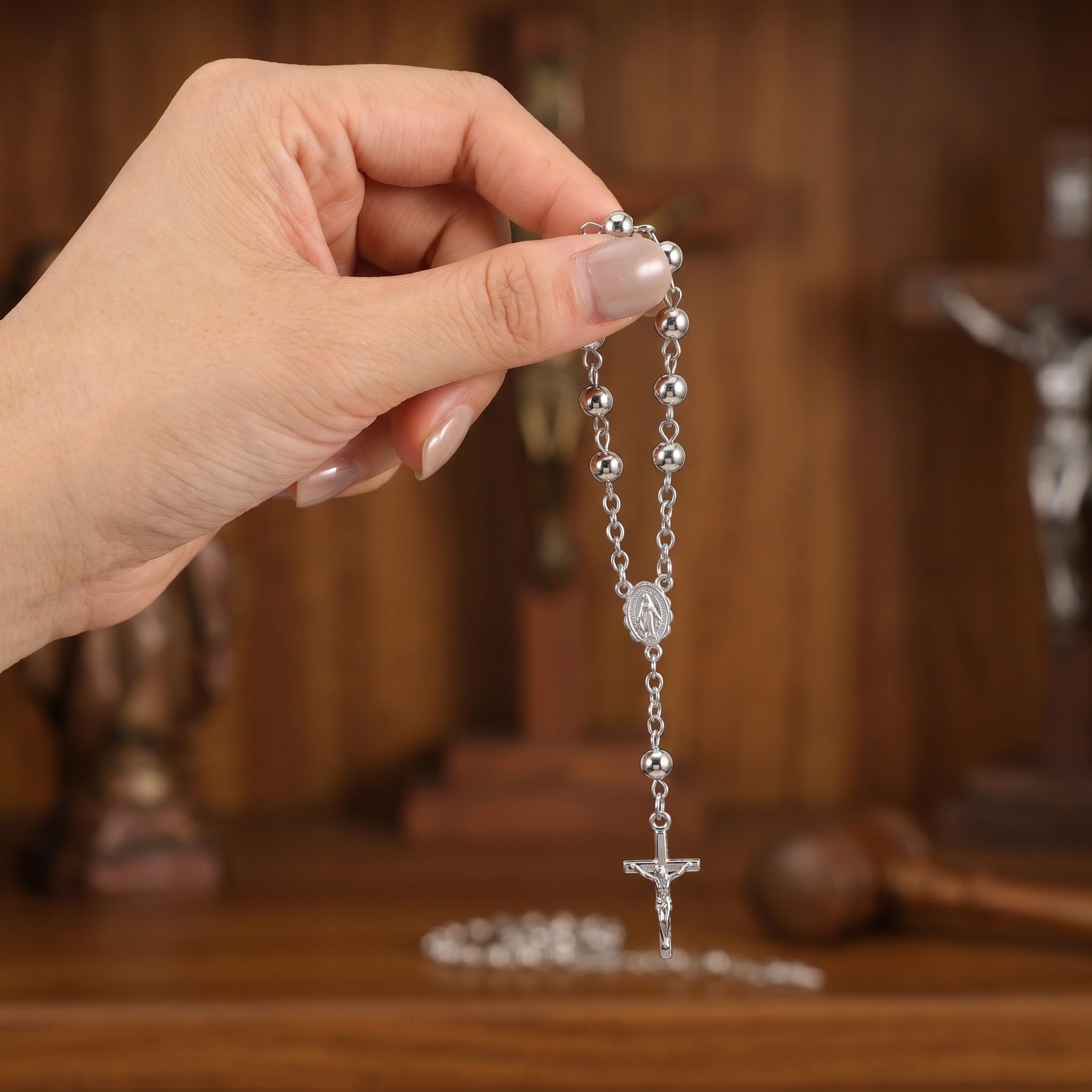 Lurrose Set de 25 Rosarios para Bautismo - Mini Rosarios - Recuerdos para Eventos Religiosos con Bolsa de Organza para Bautizos, Comuniones y Ceremonias Católicas
