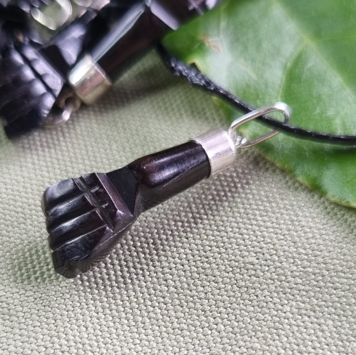 Mano puño de azabache asturiano AUTÉNTICO mal de ojo - incluye cordón, casquillo plata de ley — view 5