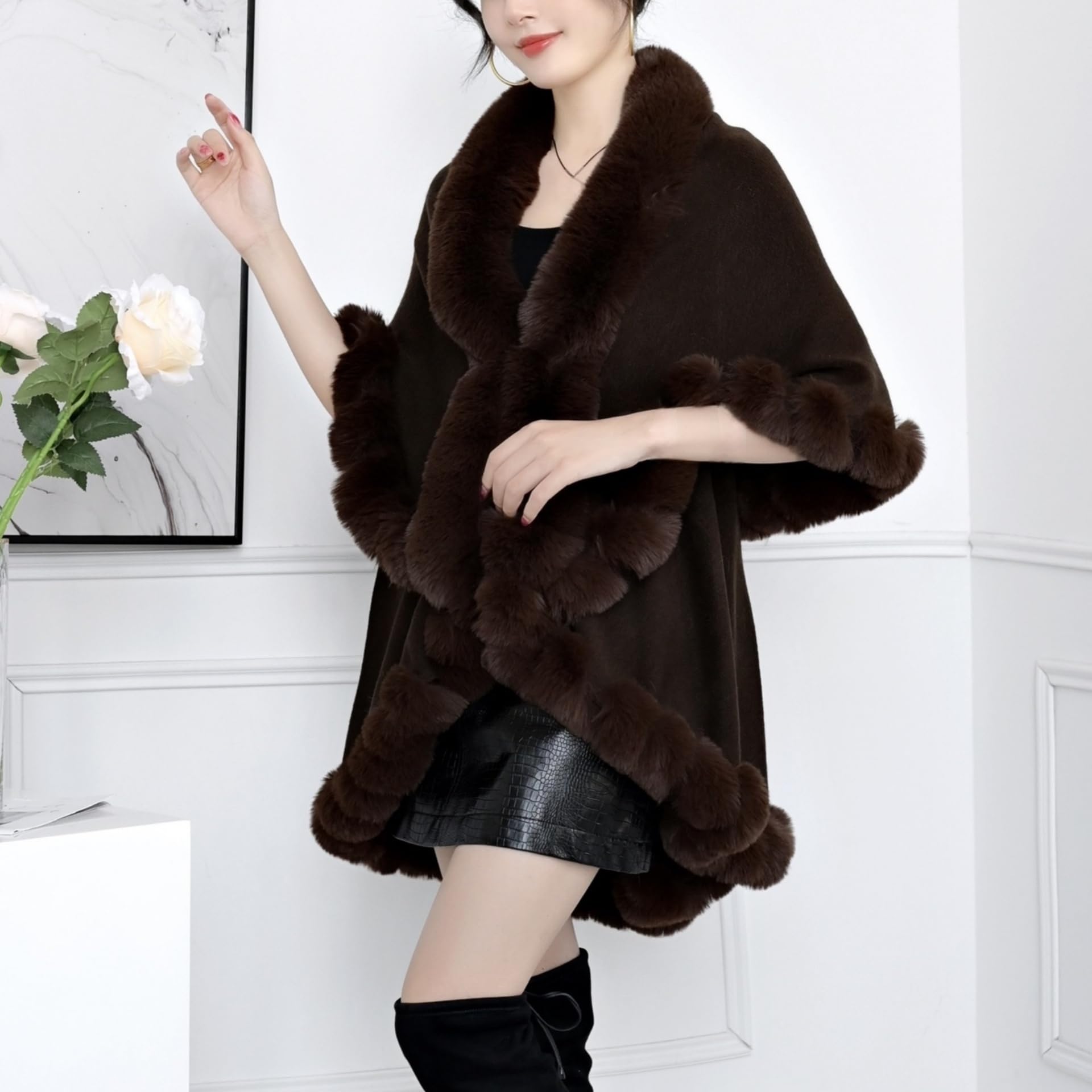 Generico Mantella da Donna con Scialle Poncho Caldo in Pelliccia Sintetica di Coniglio Eleganti Poncho Drappeggiati Cappotti con Collo di Pelliccia Scialli E Stole per Abiti da Sposa da Sera