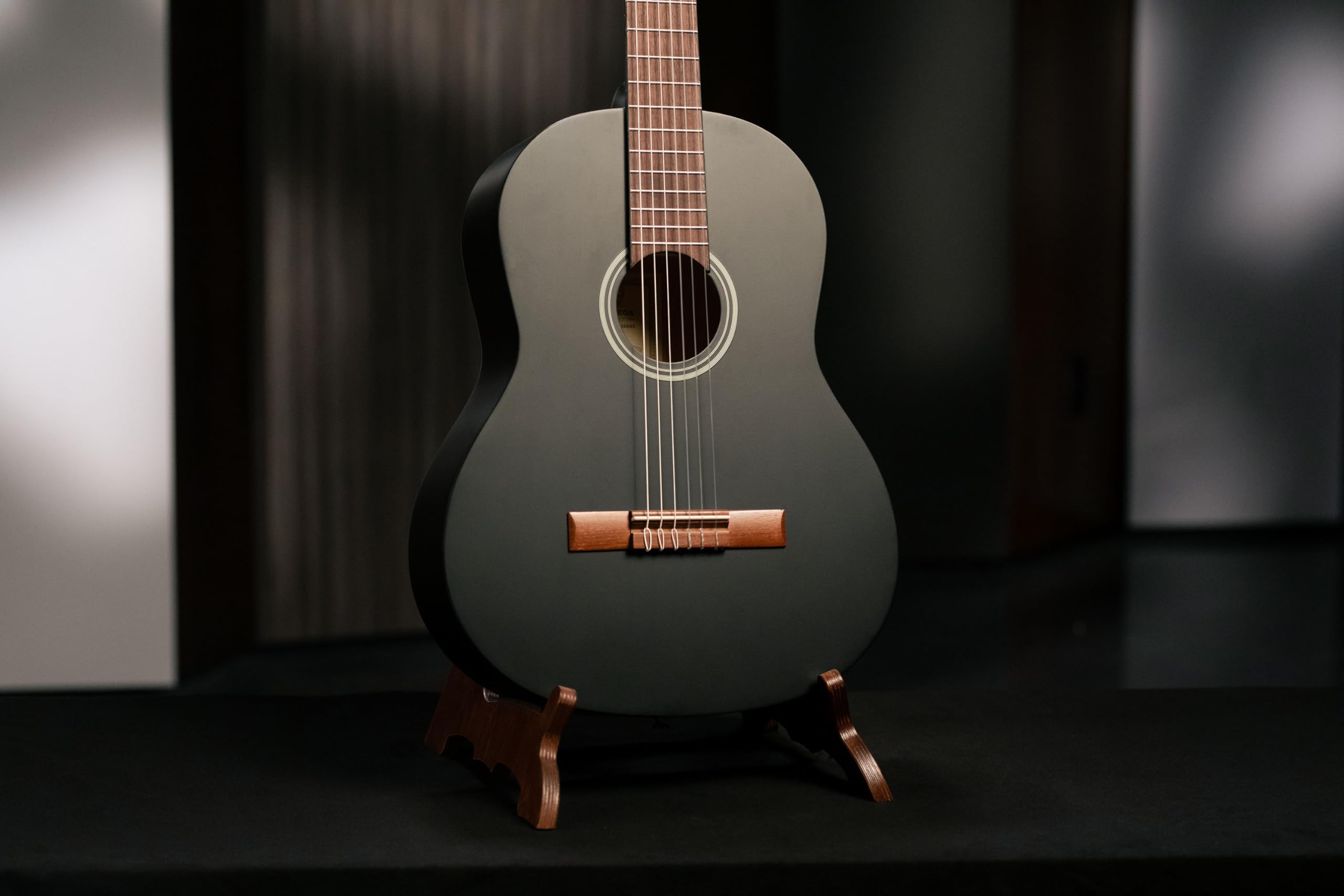 Ortega Guitars 4/4 Konzert Gitarre – Student Series – Fichte, Katalpa, Schwarz (RST5MBK)