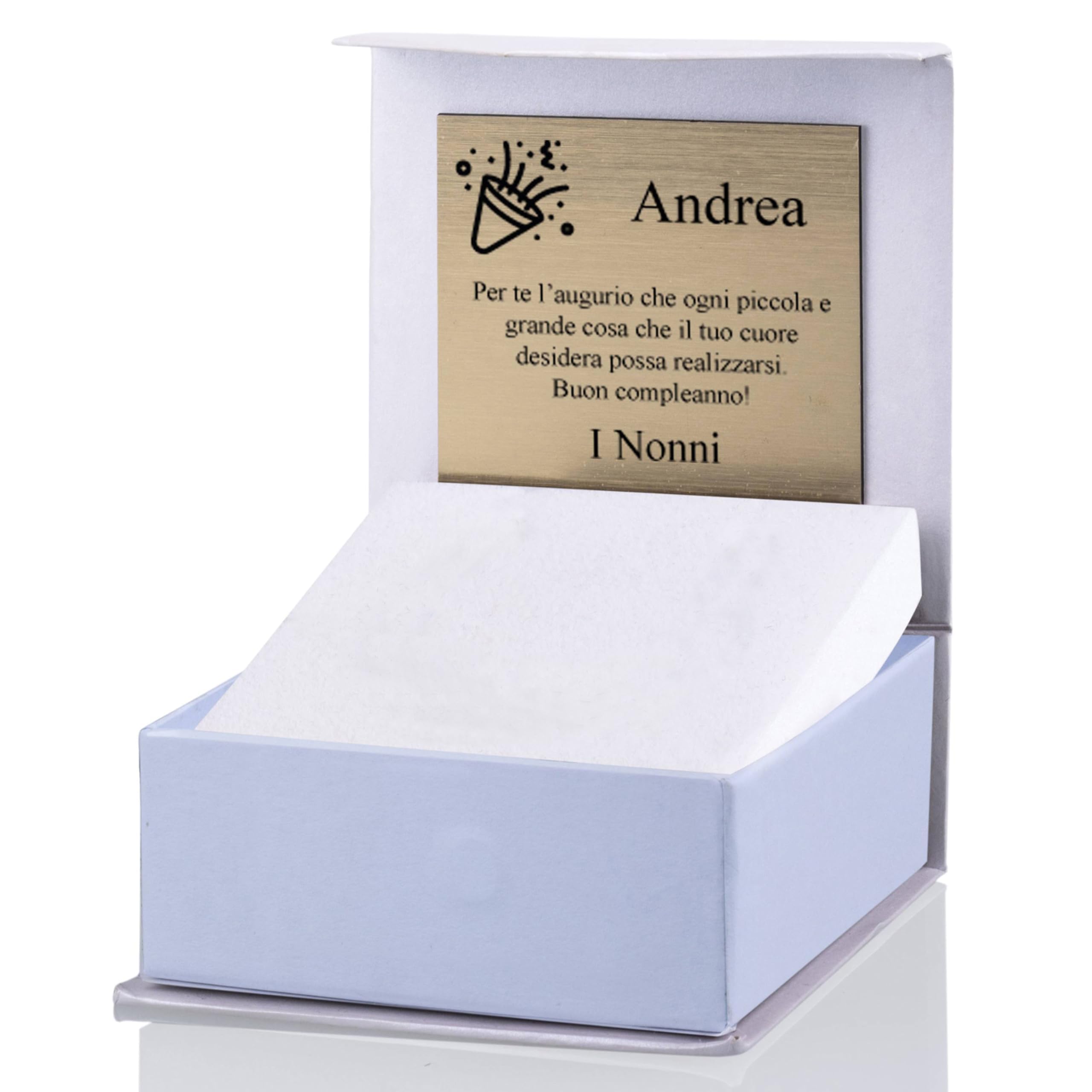Sakrami Collana per Bambini Argento 925 Dorato con Lettera e Quadrifoglio Smaltato Verde – Scatola con Dedica Incisa – Gioiello Portafortuna per Comunione, Compleanno o Natale