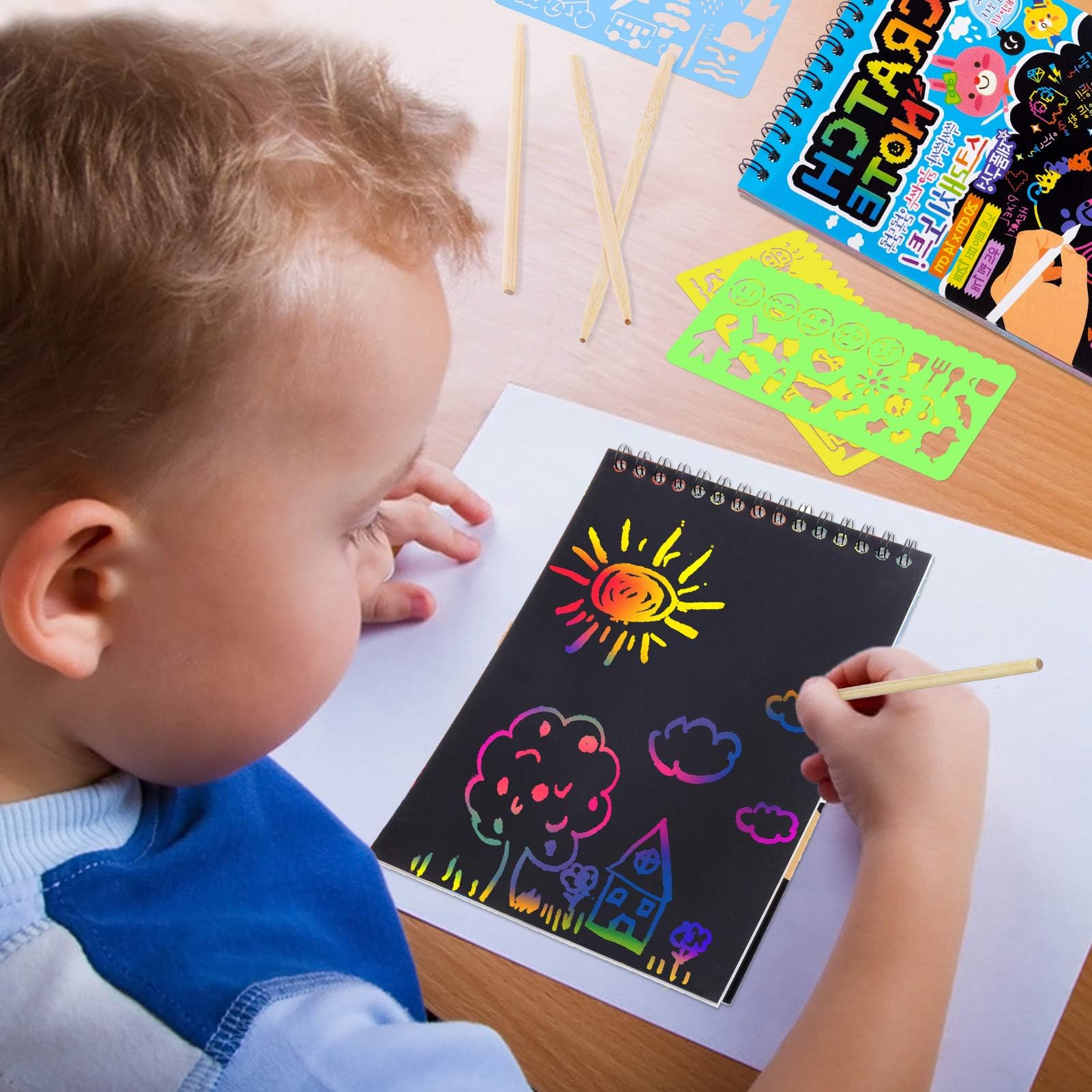 MELLIEX Dessin Gratter Enfants 2 Packs Scratch Art Livres Coloriage Papier Noir 4 Règles Gabarit 4 Stylets Bois