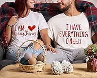Vista 3 de Camiseta para parejas con texto en inglés "I Have Everything I Need I am Everything" para parejas
