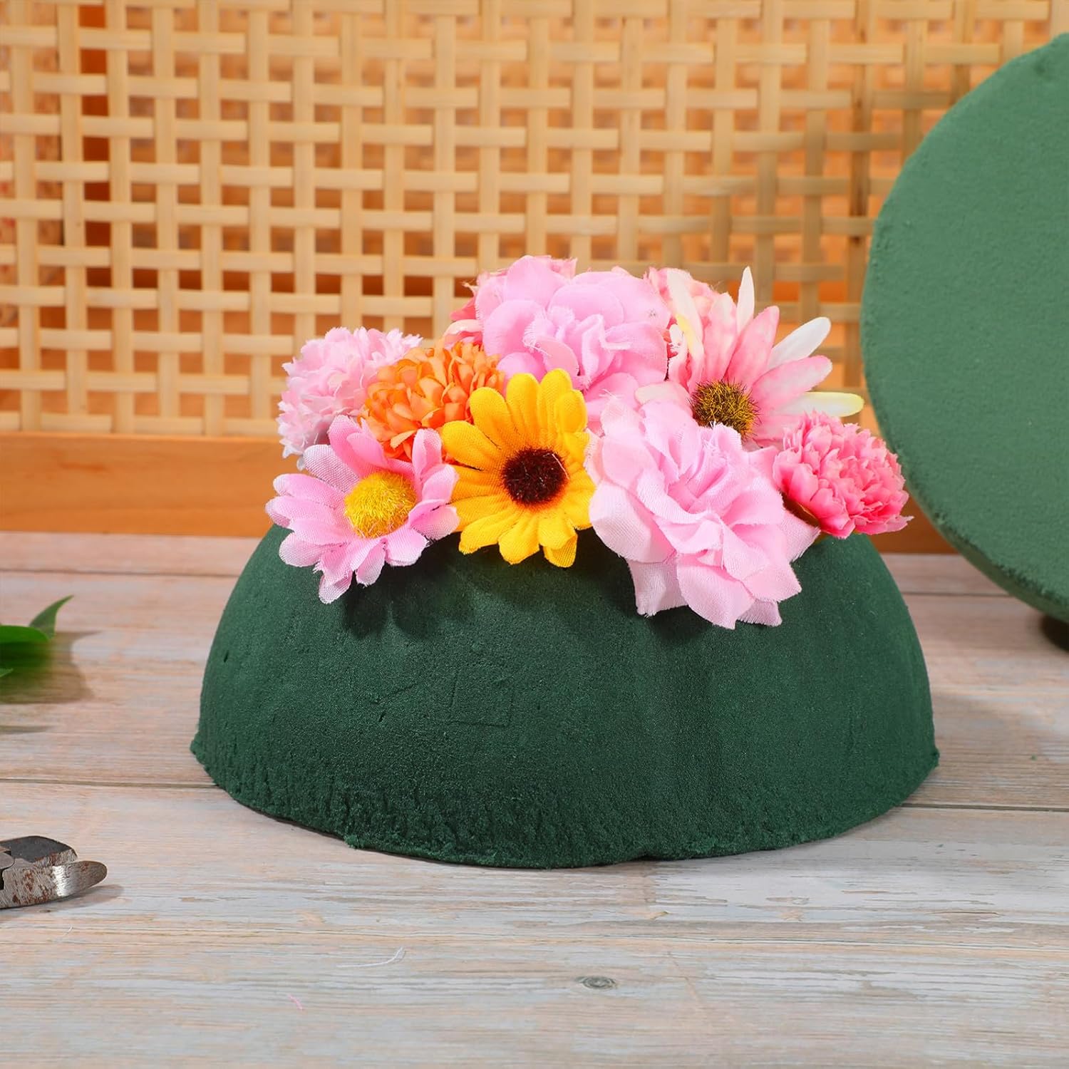 LOLIPPYY 2Pcs Floral Foam Half Ball Dry Foam for Artificial Flower Arrangements Lightweight and Easy to Cut for Weddings and Event Decorations