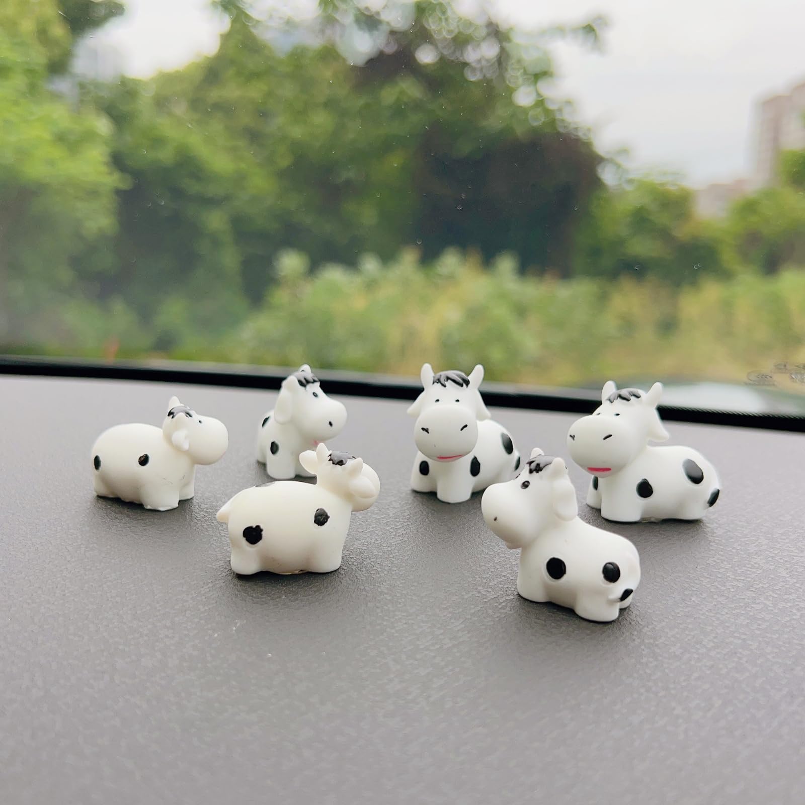Amazon.co.jp: かわいい牛の車のダッシュボードオーナメント12個
