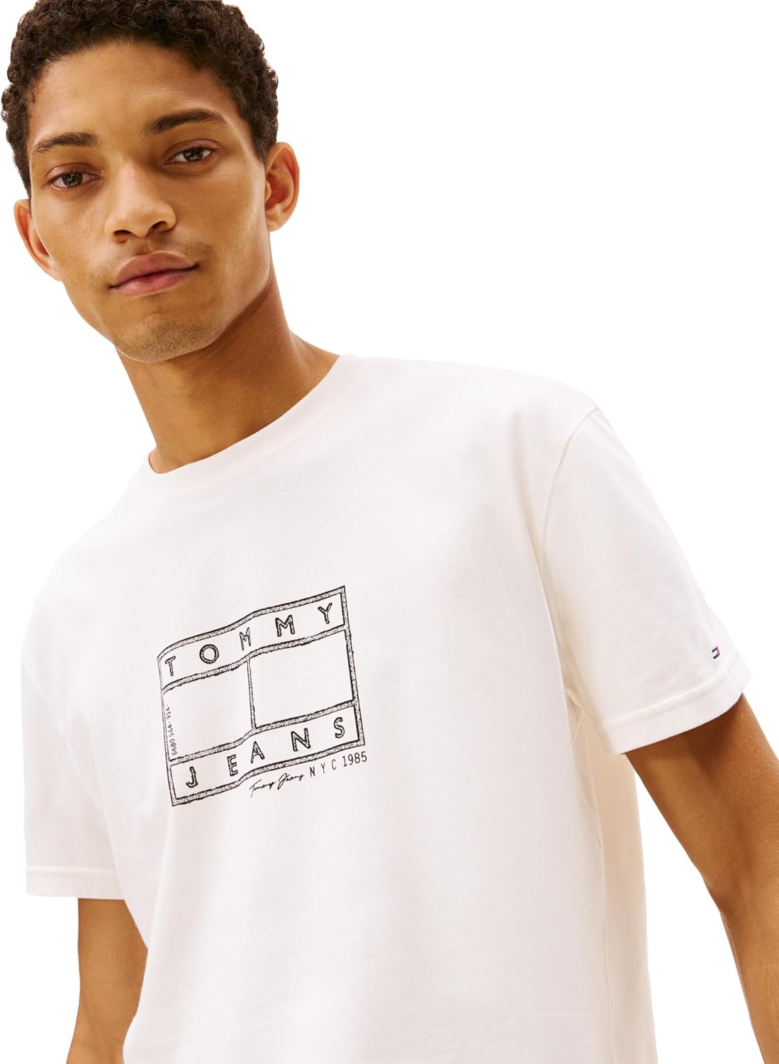 Tommy Jeans Men's Short Sleeve Cotton Graphic T-Shirts with Printed Distressed Flag Logo