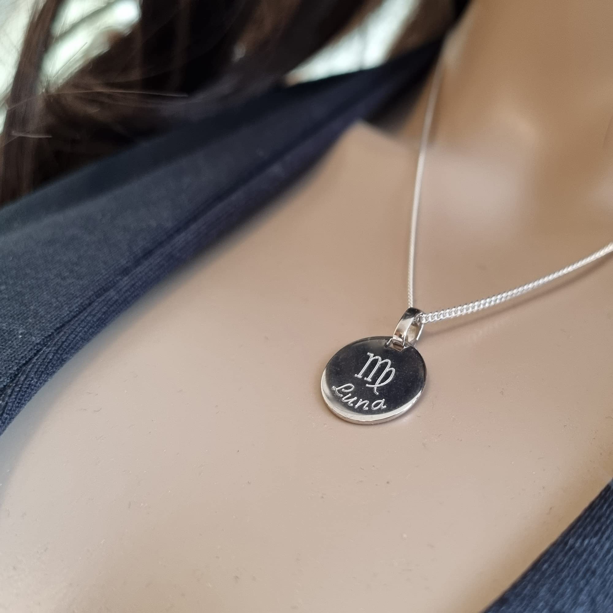 Personalisierte Sternzeichen Kette, 925 Silber Anhänger mit Gravur