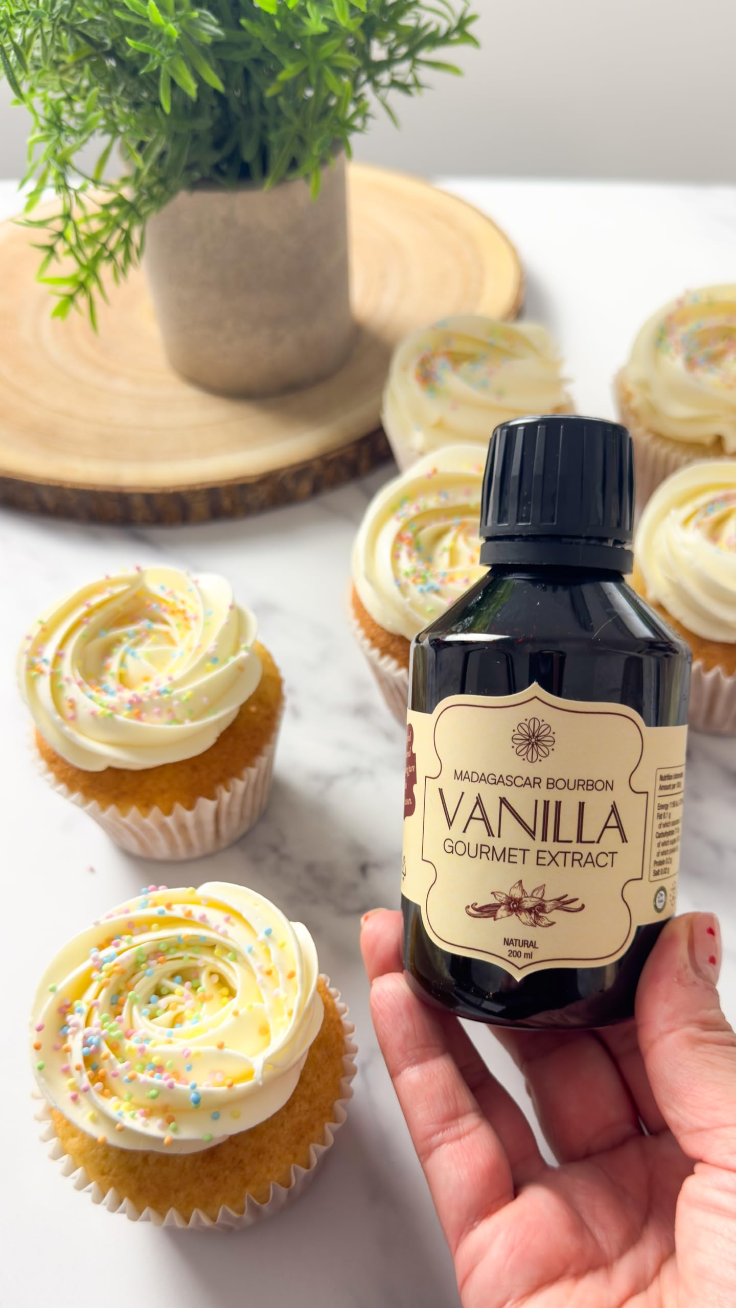 Vanilla Scientific Pure Bourbon Gourmet Vanilla Extract with Seeds - Madagascar 100% Natural Extract for Baking and Cooking - Alcohol Free, Gluten Free, Vegan, 500ml