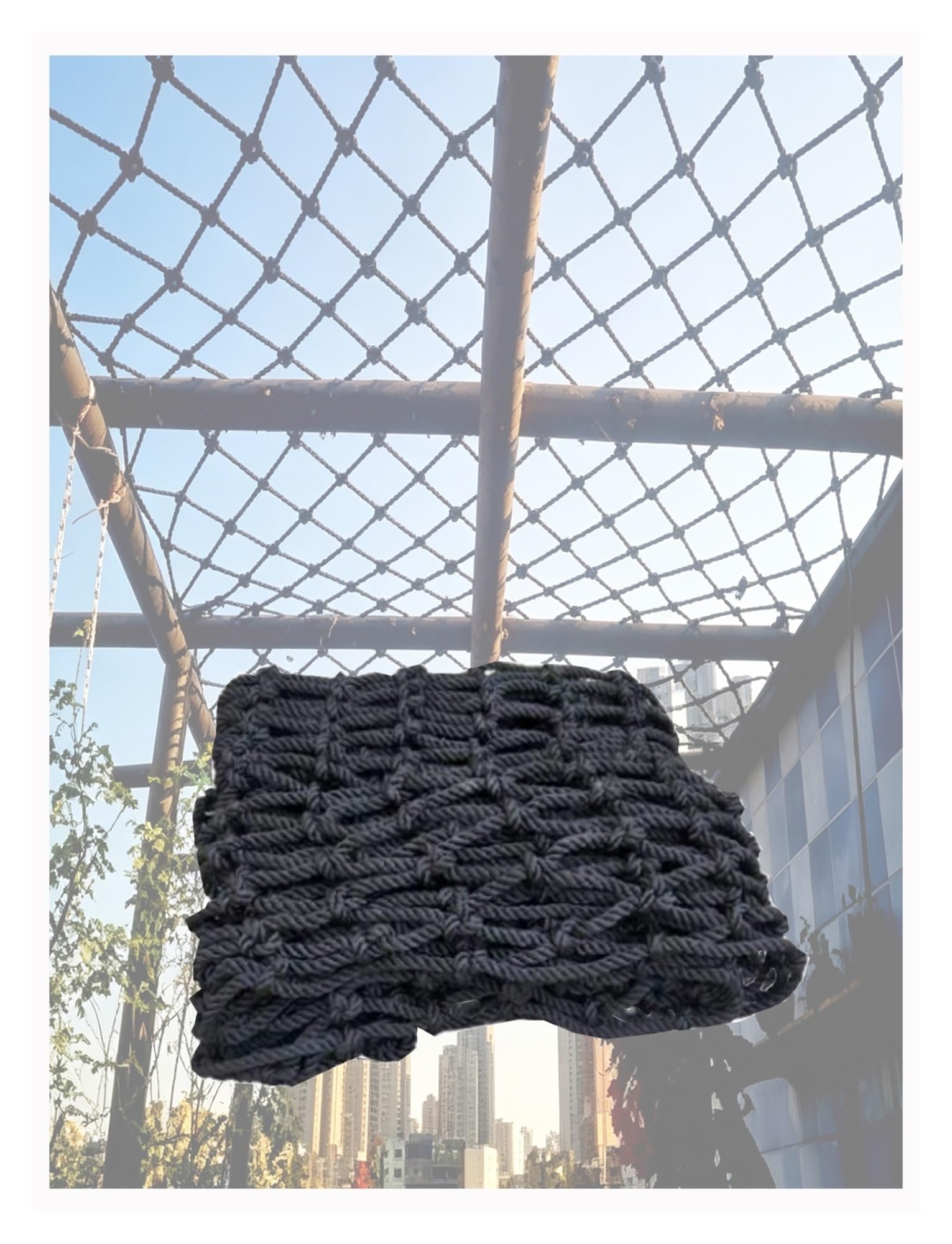 Filet de corde noir décoratif pour sécuriser et sublimer votre balcon et terrasse