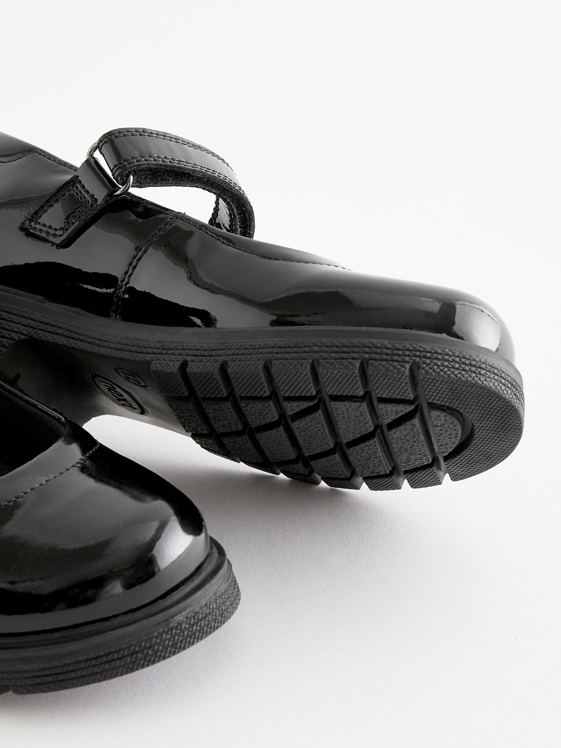 NEXT Mädchen Weite Passform (G) Klobige Mary-Jane-Schuhe aus Leder für die Schule, Weite Passform