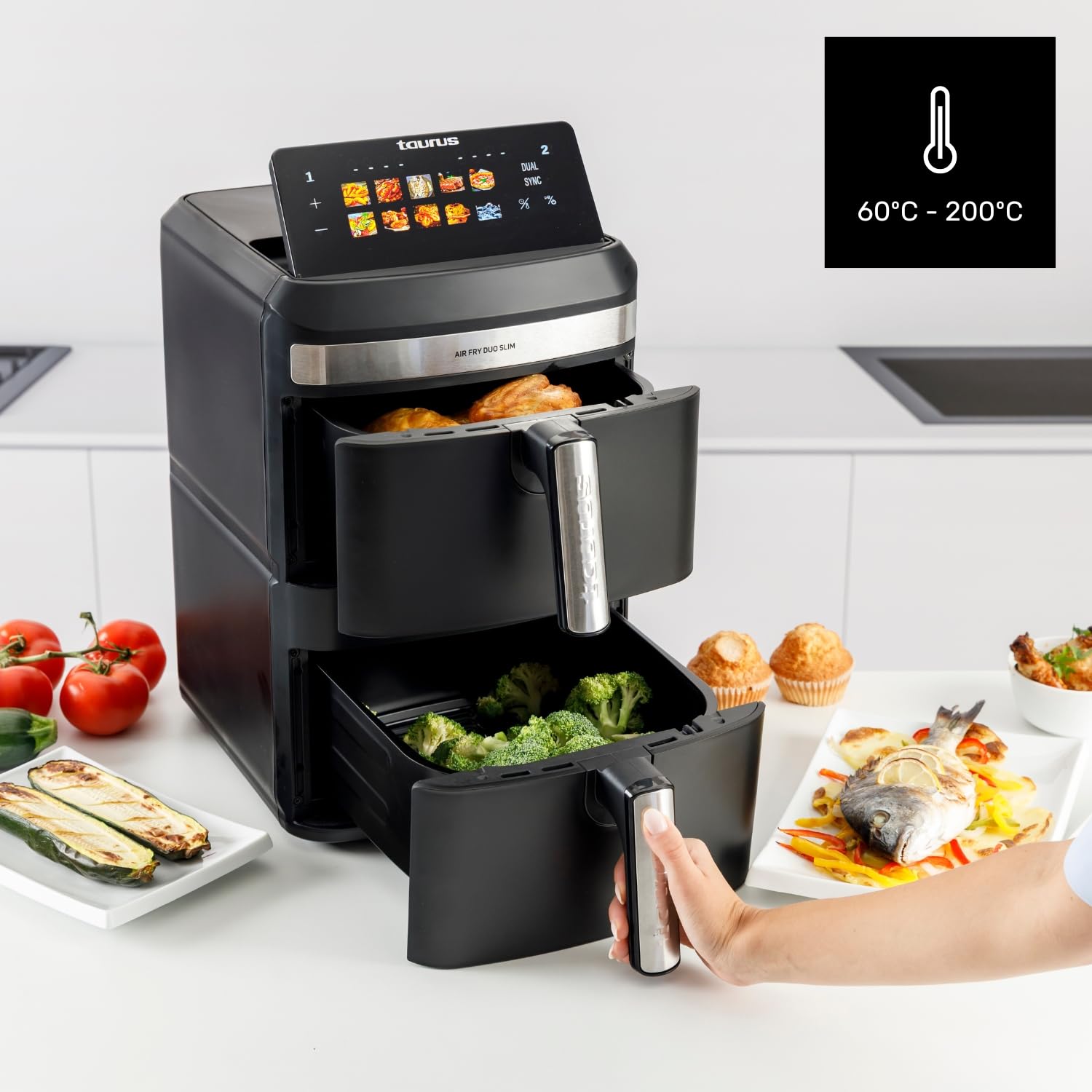 Taurus Friteuse sans huile Duo Slim | 13 L | 14 personnes | 2 paniers | Cuit 2 assiettes en même temps | 10 programmes | Minuterie 90 min | Compact | Écran tactile numérique