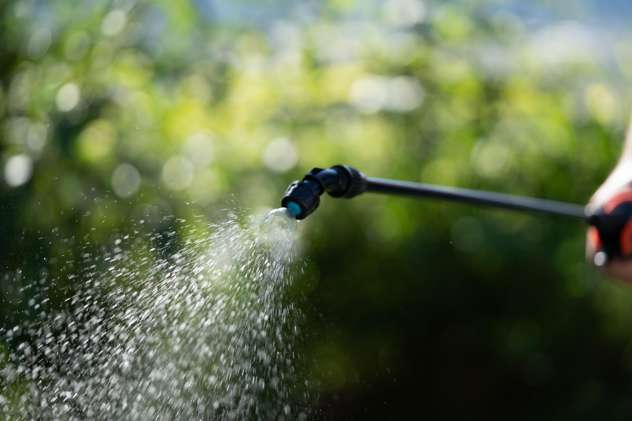 STOCKER Pompa a Zaino Elettrica 15L Li-Ion - Batteria 2,5Ah Autonomia 105min - Doppia Lancia Fibra e Alluminio - Pressione 5 Bar - Trattamenti Giardino e Agricoltura
