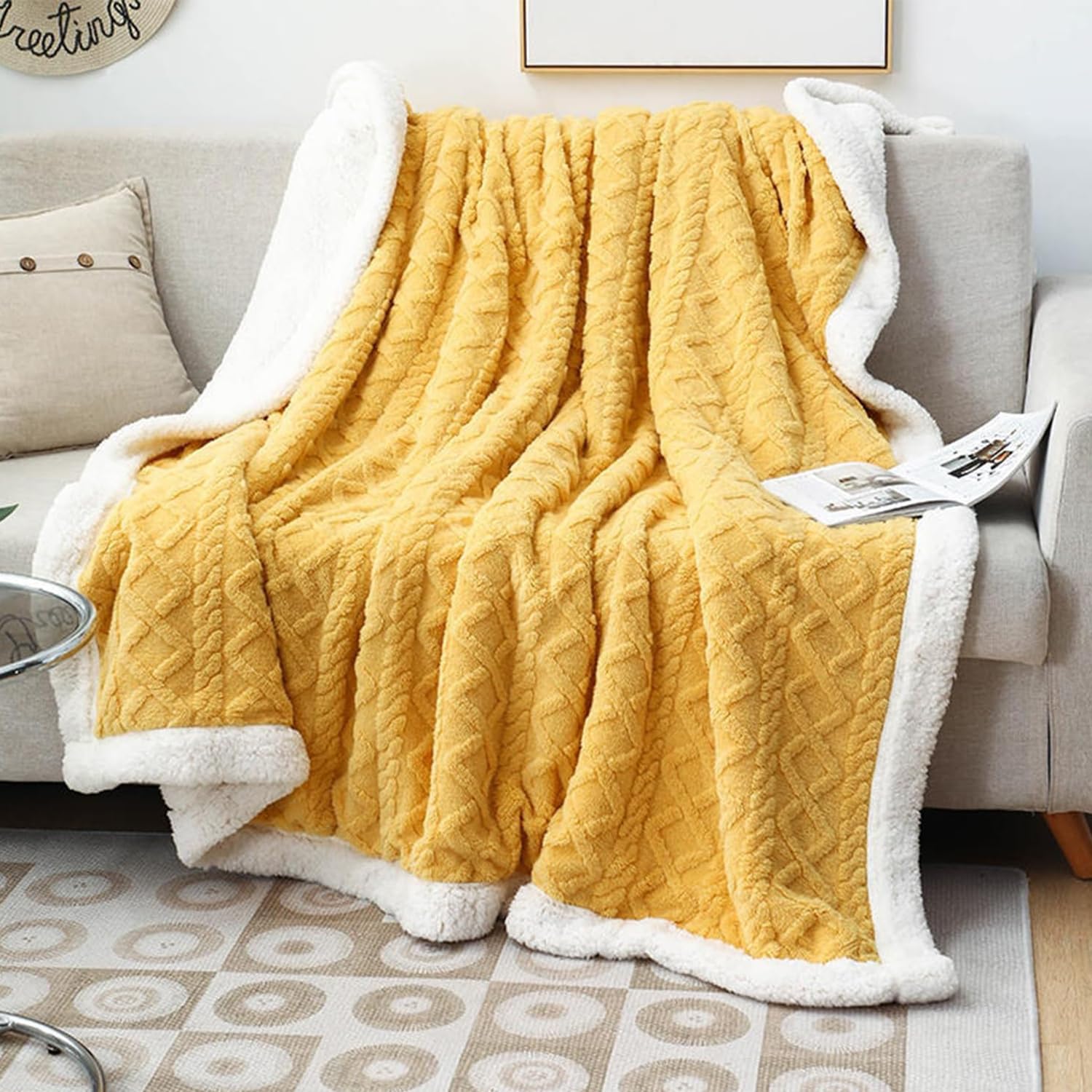 Flannel and Sheepskin Blanket for Bed Sofa, Premium Microfiber Polyester Sherpa Blanket, Reversible Blanket, Soft, Comfortable, Warm Fluffy, Japanese Pattern, Yellow, 130x160cm