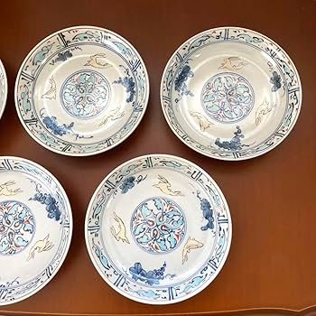 Amazon.co.jp: 有田焼 谷鳳窯 宮崎祐輔作 染錦花兎文 皿 桐箱入 銘々皿