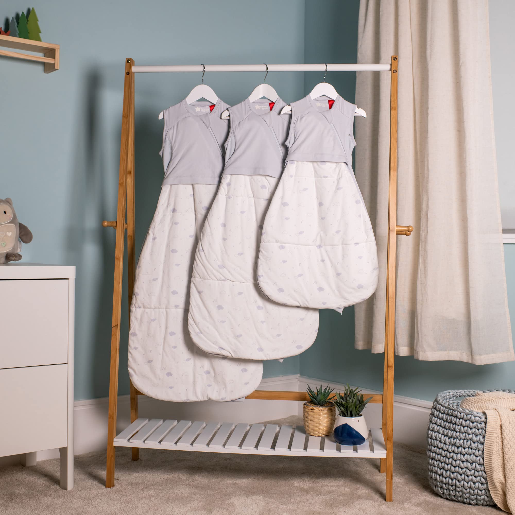 Tommee Tippee Śpiwór całoroczny dla niemowląt, 18-36 m, oryginalny worek na głowę, opracowany przez naukowców zajmujących się snem, Dual-Tog, zdrowy dla bioder, miękki dżersej bogaty w bawełnę i