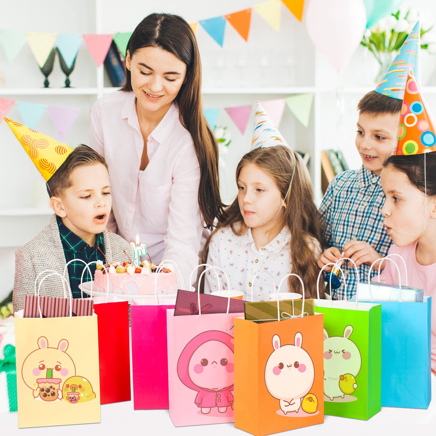 SPERPAND Lot de 100 sacs cadeaux en papier avec poignées, 22,1 cm, petits sacs à friandises, biscuits, collations, bonbons, sacs de fête pour anniversaire d'enfant, fête prénatale, Pâques, fête des
