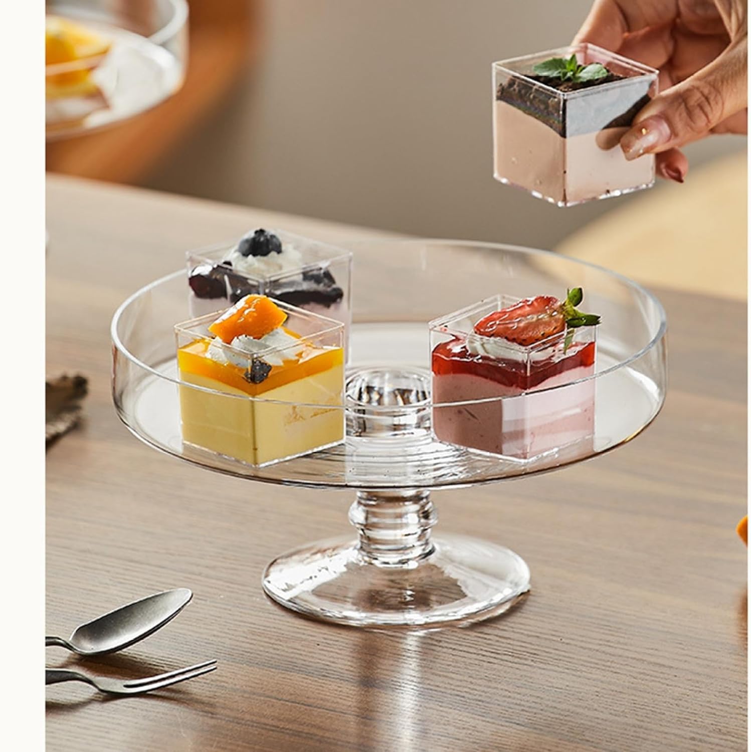 Amazon｜プラッターラッケーキドーム ケーキスタンド 円形 木製 ドーム
