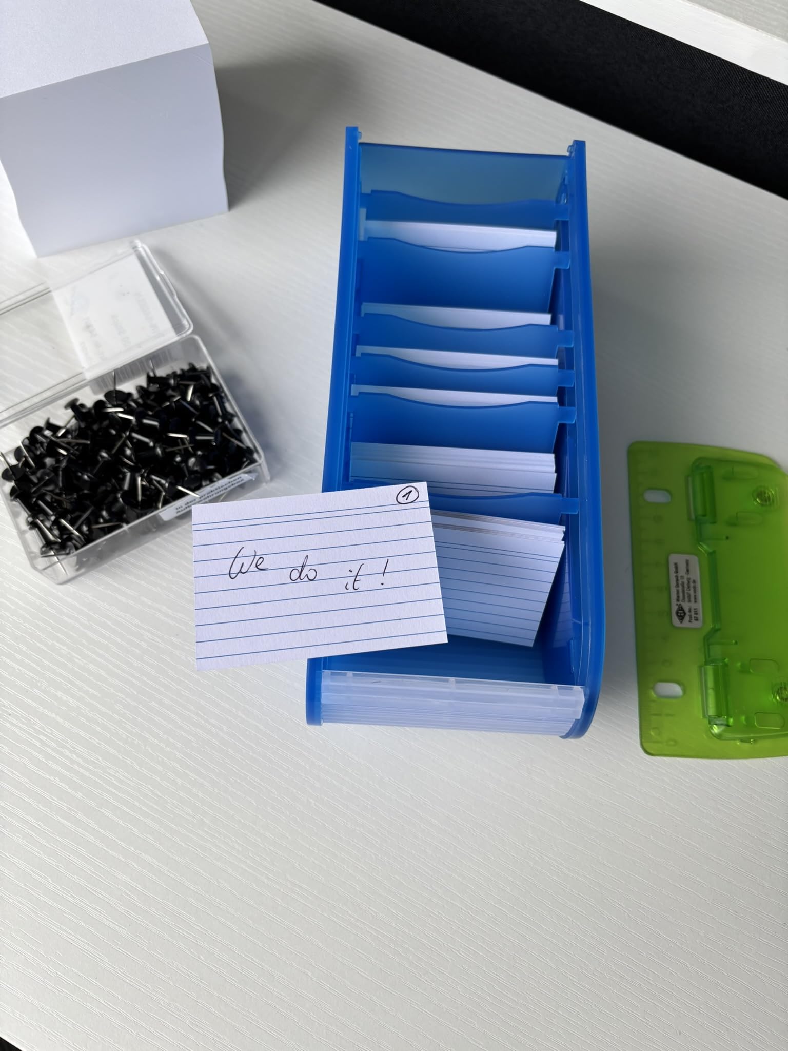 Trieur de cartes A8 bleu Wedo