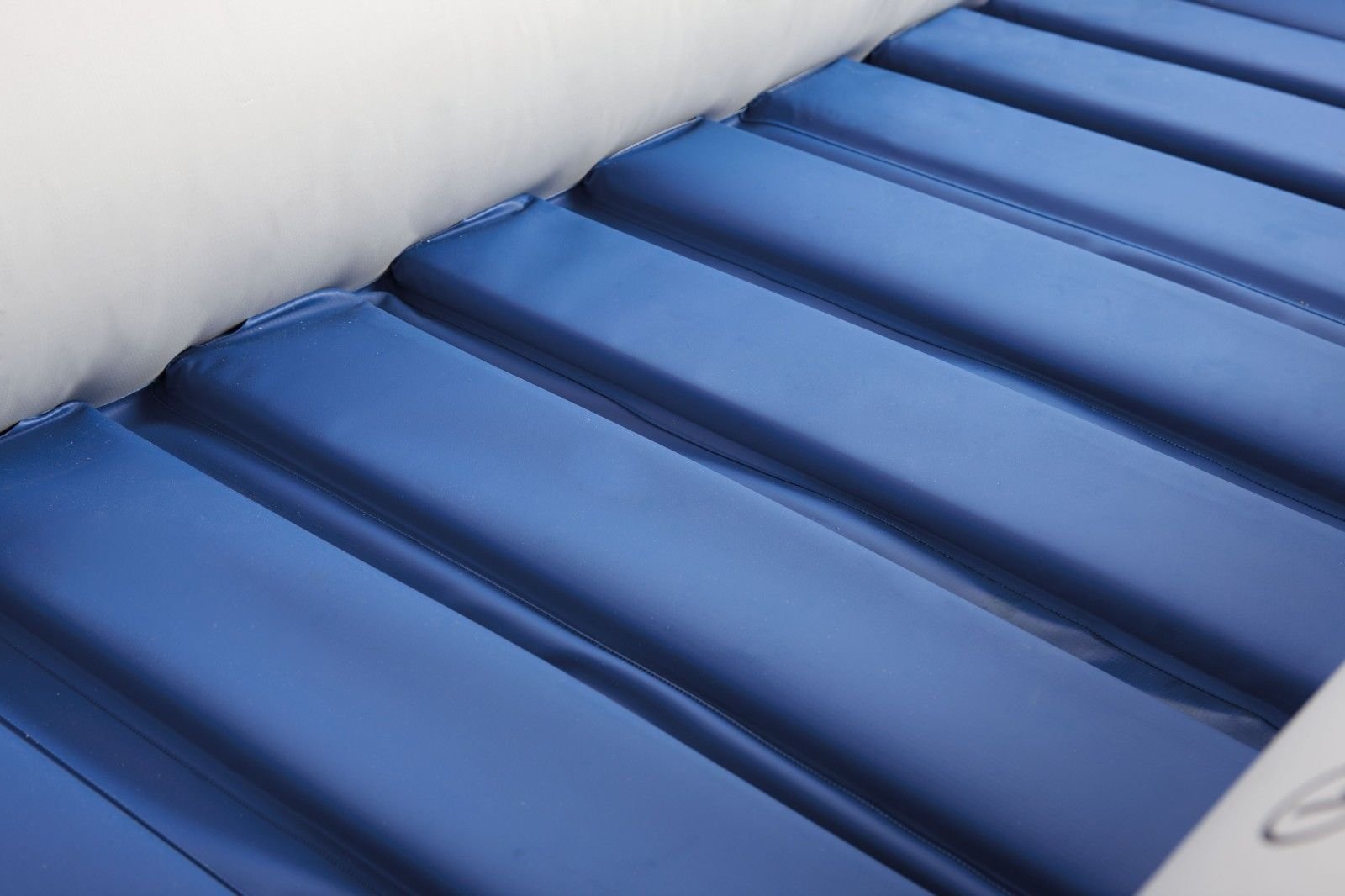 Intex Mariner Bateau Gonflable pour 3, 3 Personnes avec rames en Aluminium et Pompe à air à Haut rendement (dernier modèle)