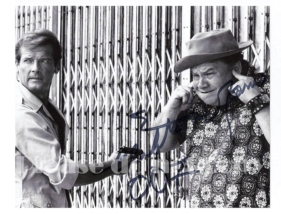 007 黄金銃を持つ男 キーホルダー２種 007全２５作品 トランプ 送料込 007 黄金銃を持つ男 キーホルダー2種 007全25作品 トランプ