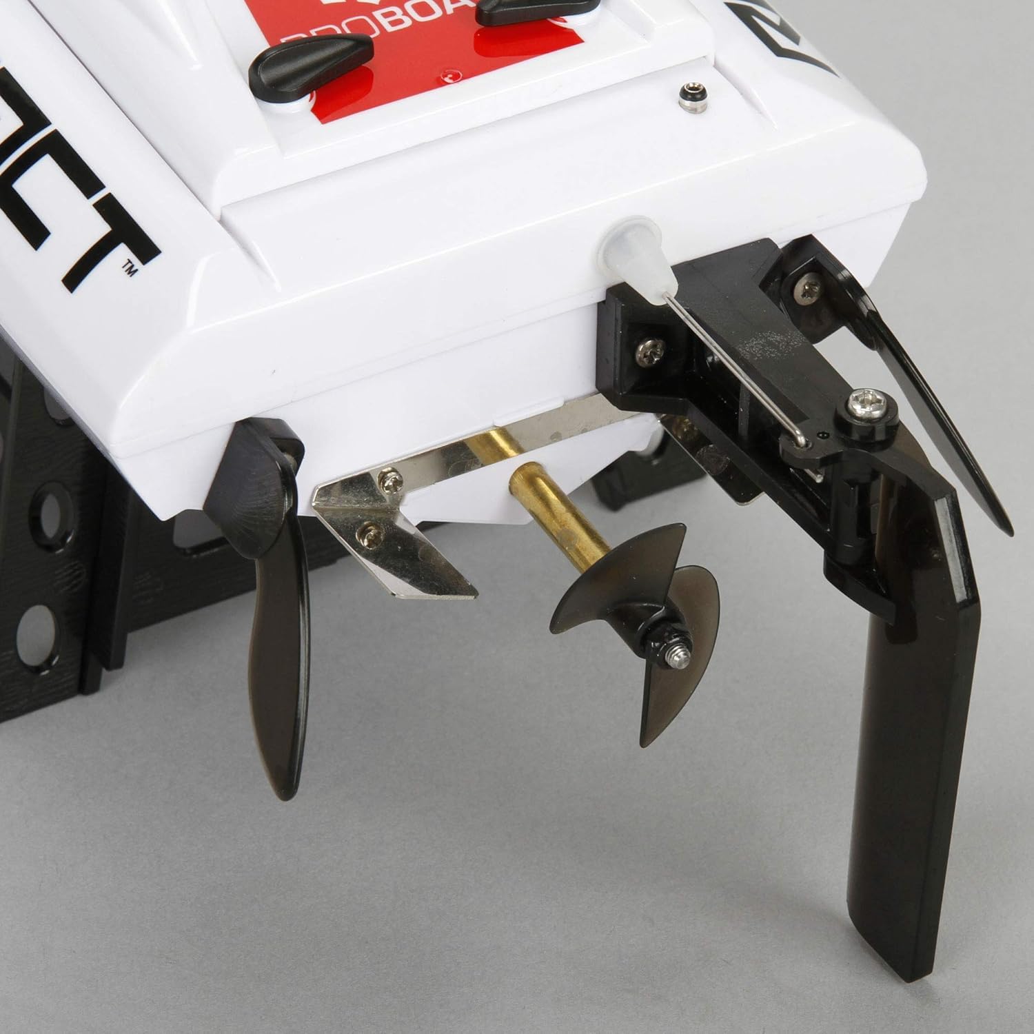 RC Boot Pro Boat React 43,2 cm selbstaufrichtender, tiefer V-gebürsteter RTR