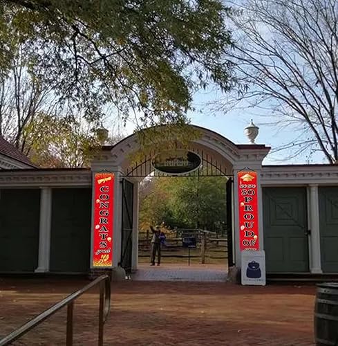 Miniatura 5 de WENWELL Decoración de porche de graduación roja y negra, pancarta de felicitación para la clase de 2024, adorno colgante de puerta universitaria,