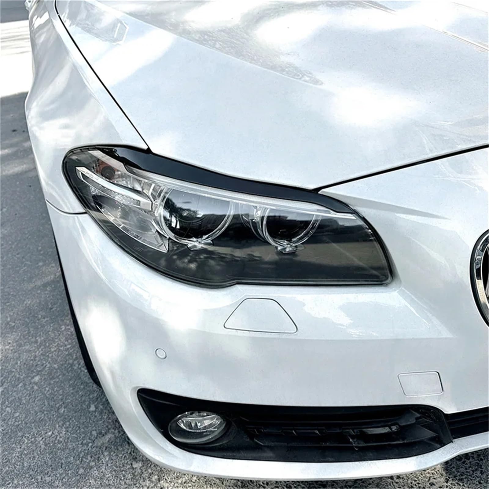 2 pegatinas 3D ABS para párpados con diseño de cejas malvadas para BMW F10 F11 Serie 5 518d 520d 523i 530i 530d 550i M5 2009-2017 Embellecedor de párpados(A)