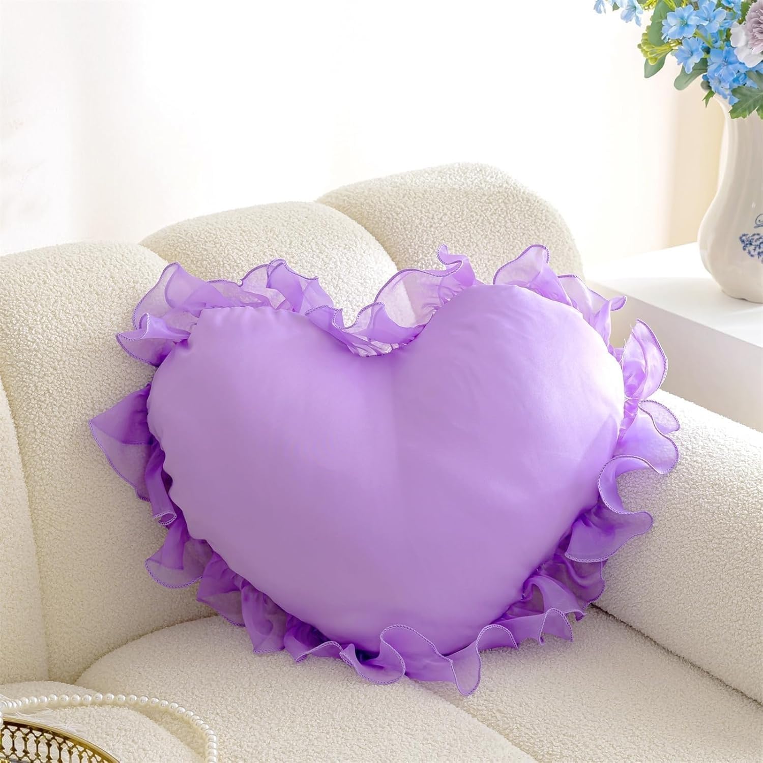 Coussin coeur violet 50x40cm pour soulager le dos sur le canapé