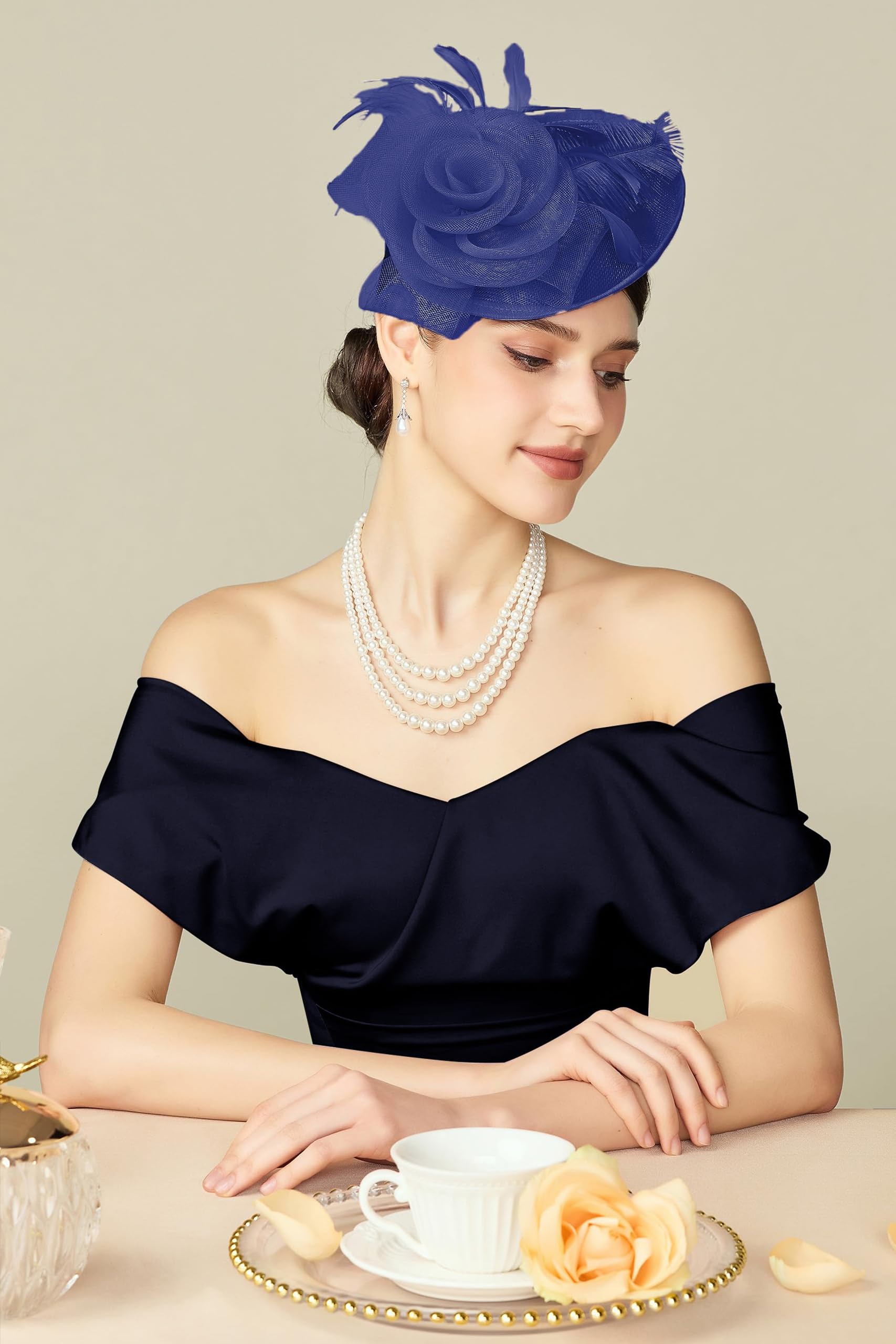 BABEYOND Tocado de mujer con plumas y flores de malla, elegante gorro con clip para el pelo para bodas, día de carrera de damas, fiesta de cóctel