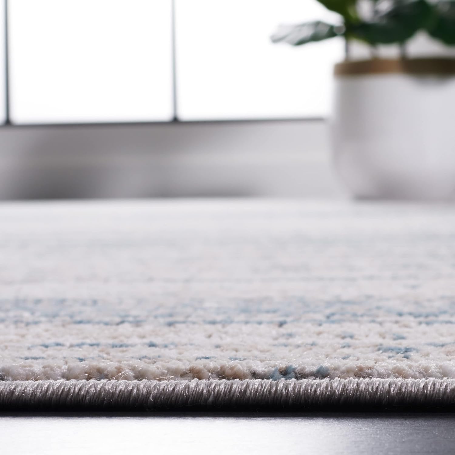 SAFAVIEH Vogue Collection Area Rug - 2' x 8' Runner, Blue/Beige, Geometric Design, Ideal for High Traffic Areas in Living Room, Bedroom, Dining (VGE160M)